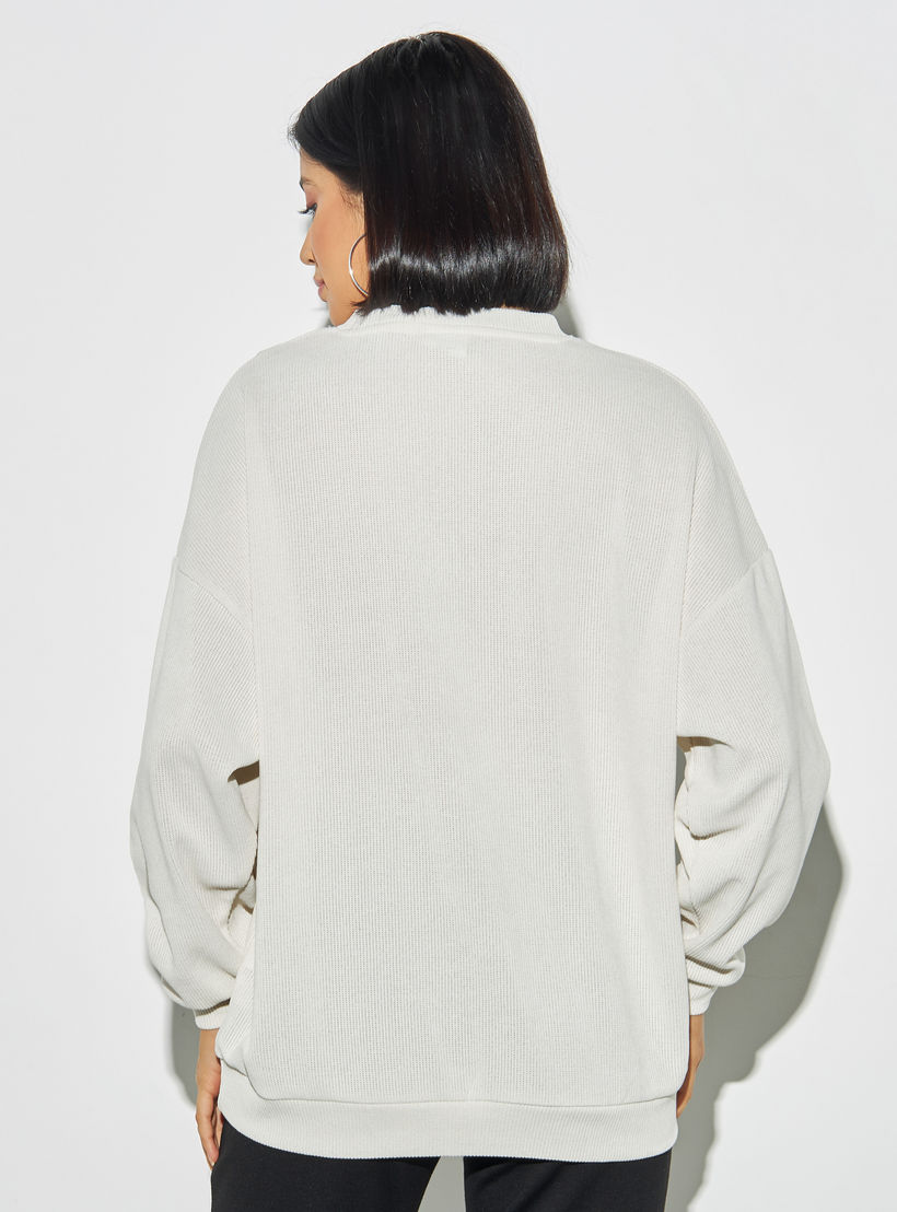 سويت شيرت بأكمام طويلة وتطريز ميكي ماوس-women-winterwear-hoodiesandsweatshirts-sweatshirts-image-2