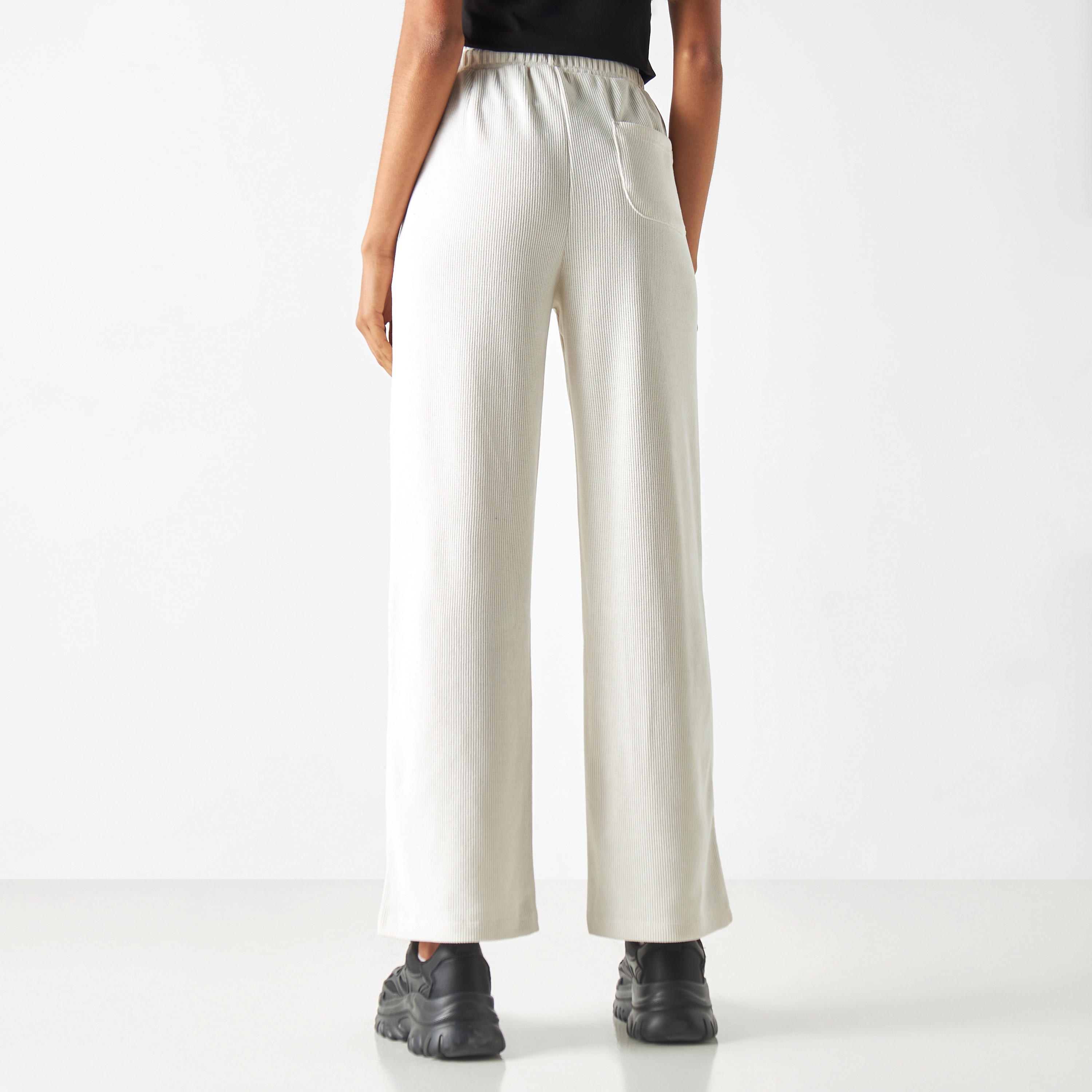بنطلون كوردوراي برباط إغلاق وتطريز ميكي ماوس-women-clothing-bottoms-trousers-image-3