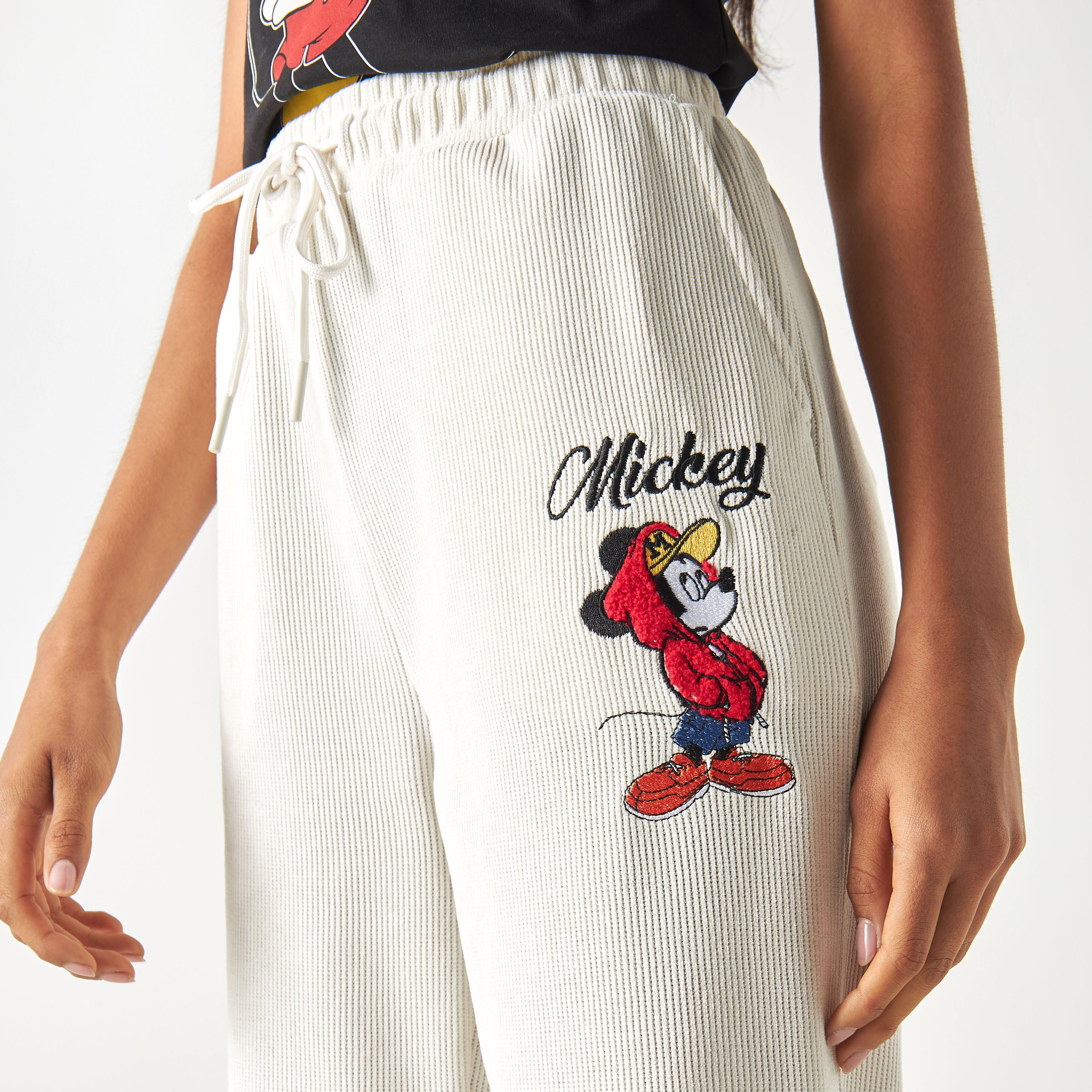 بنطلون كوردوراي برباط إغلاق وتطريز ميكي ماوس-women-clothing-bottoms-trousers-image-4
