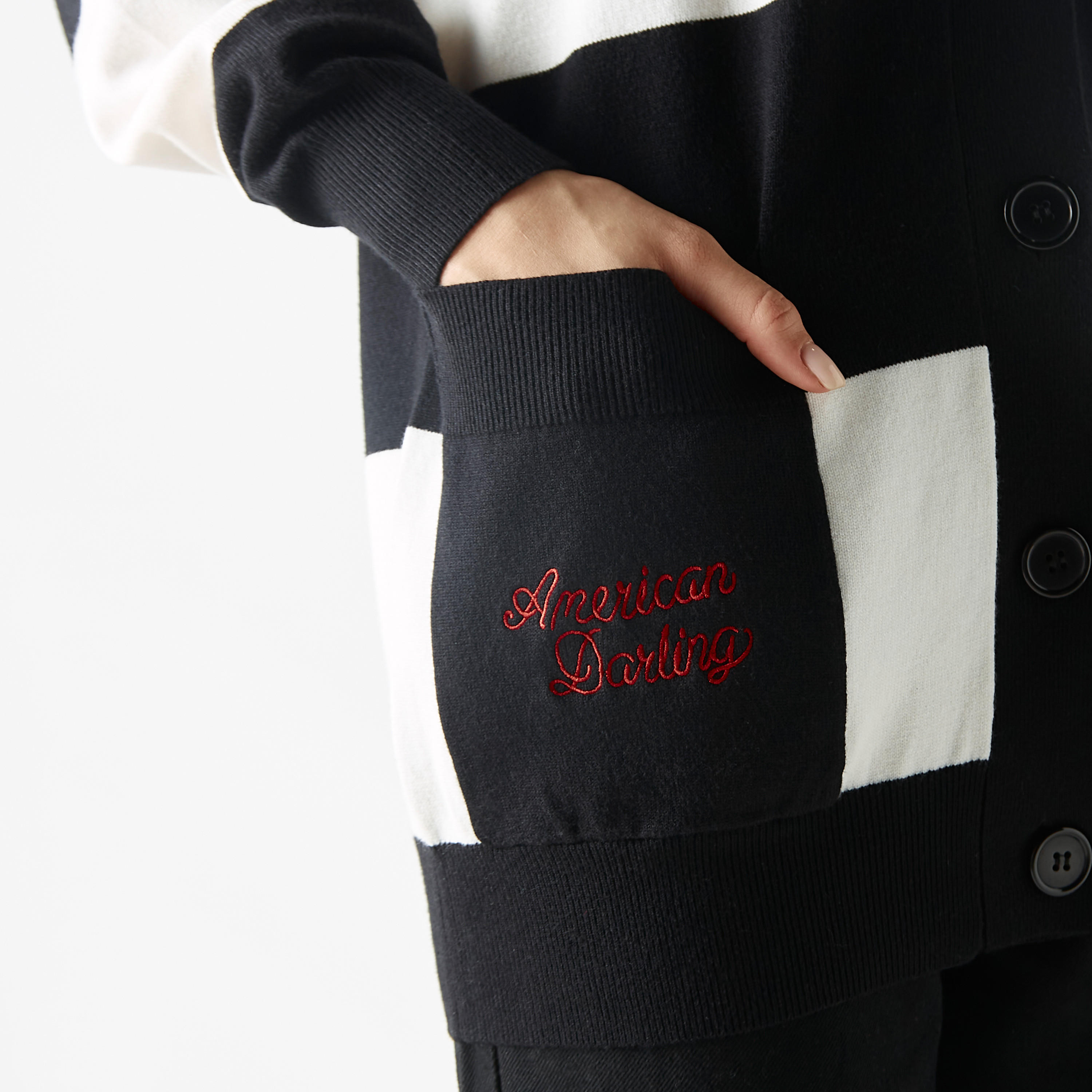 كارديجان بأكمام طويلة وتطريز ميني ماوس-women-winterwear-cardigansandjumpers-cardigans-image-4