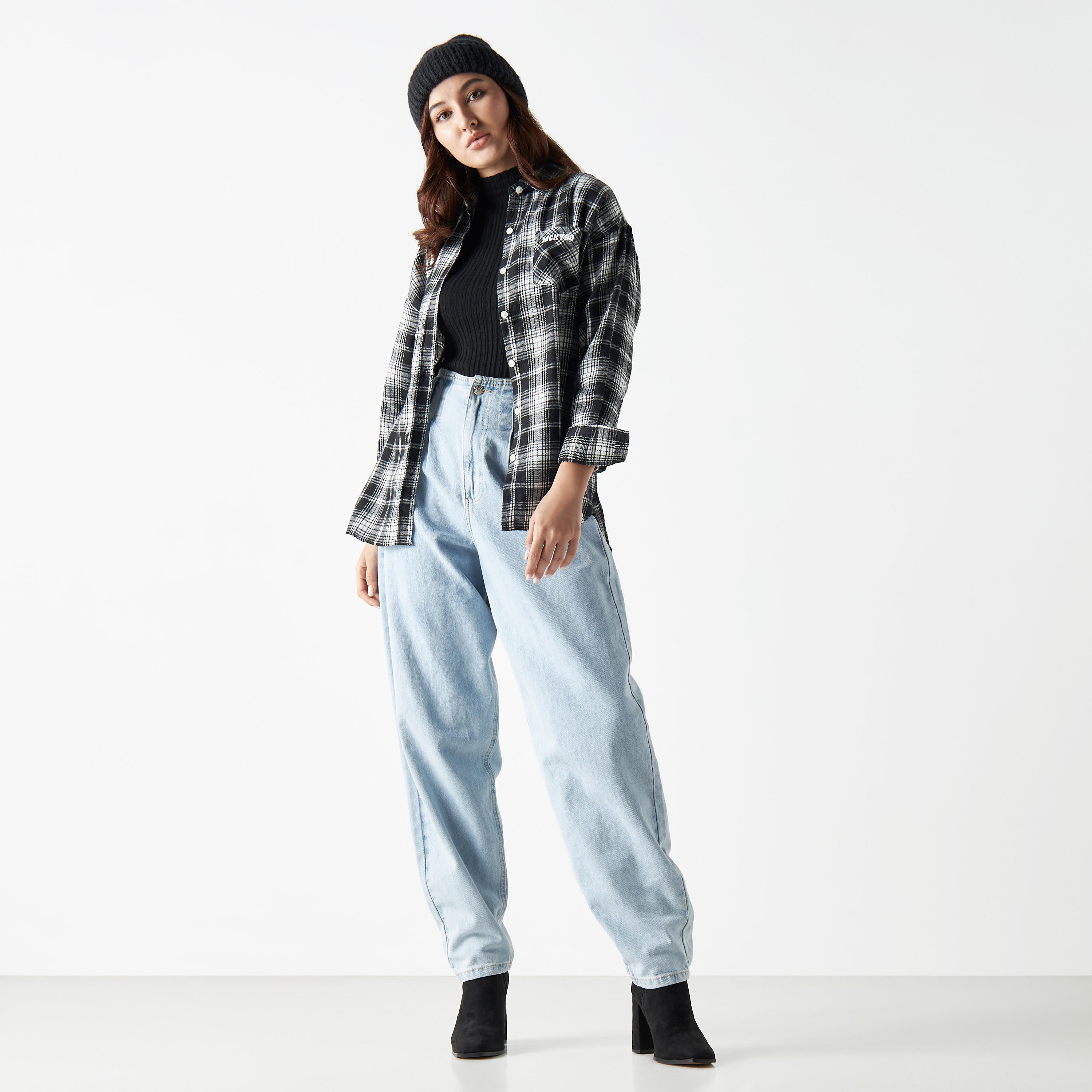 قميص بأكمام طويلة وجيوب وطبعات ميكي ماوس-women-clothing-shirtsandblouses-shirts-image-2
