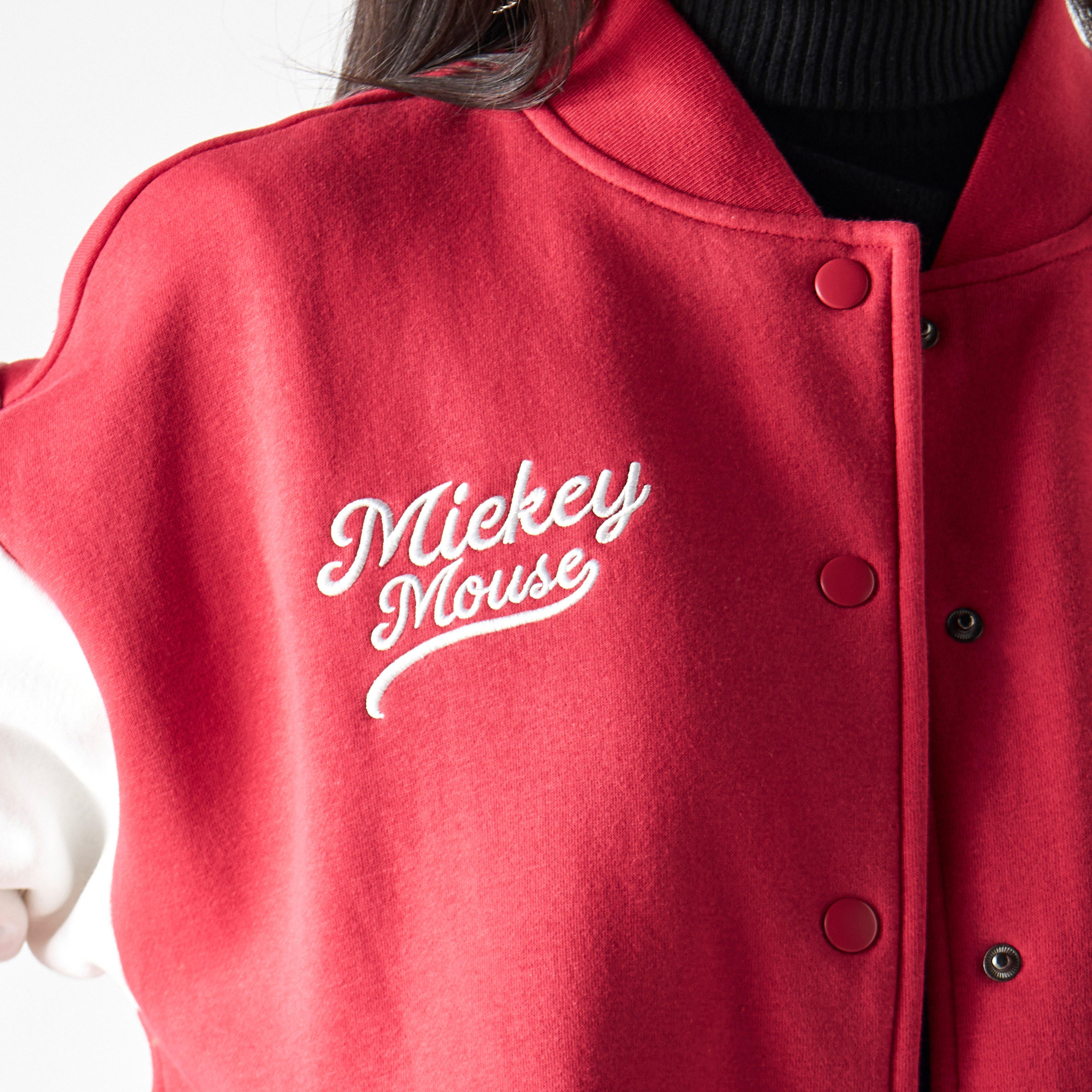 جاكيت مطرّز بأكمام طويلة وجيوب-women-winterwear-coatsandjackets-jackets-image-1