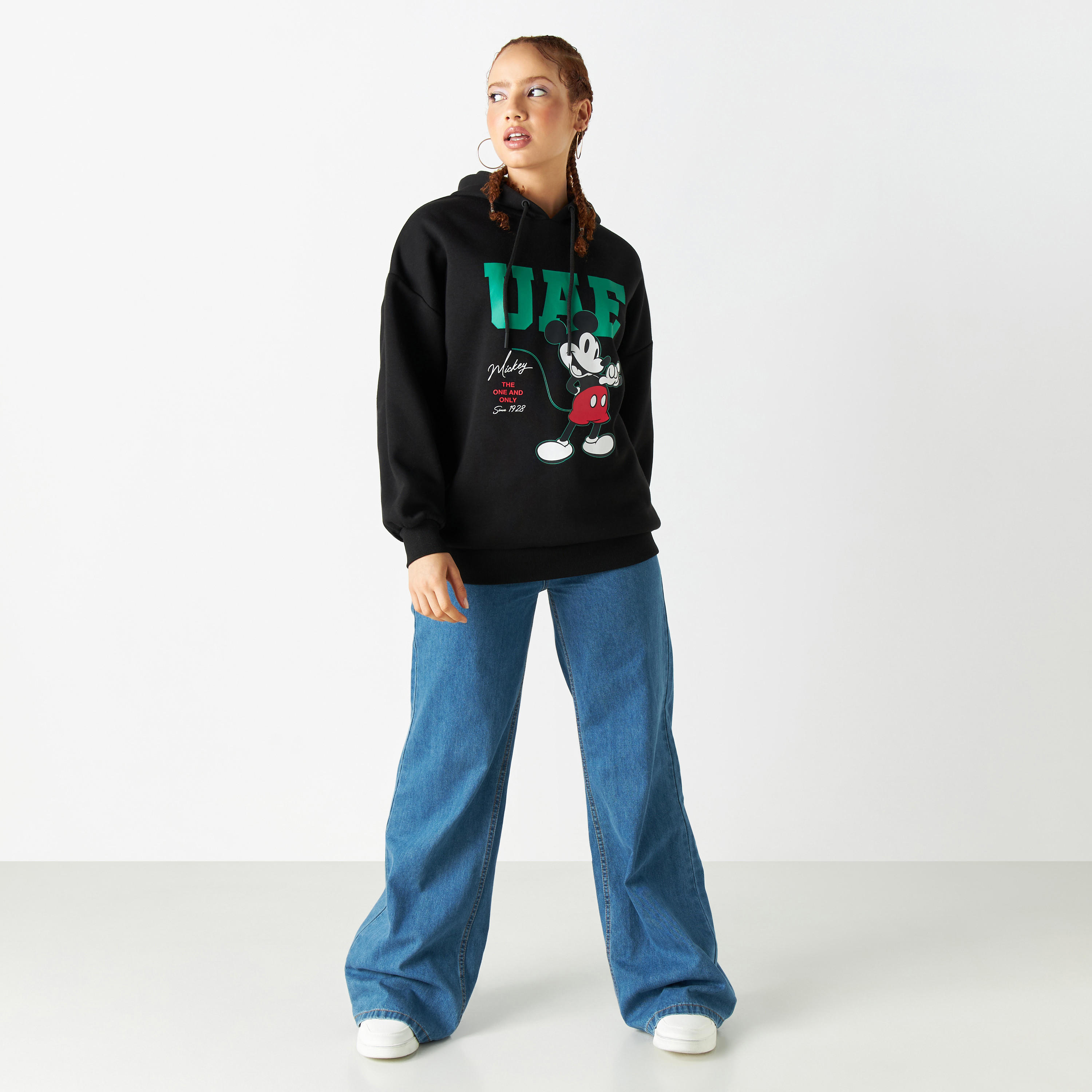 هودي بأكمام بأكتاف منسدلة وطبعات اليوم الوطني للإمارات وميني ماوس-women-winterwear-hoodiesandsweatshirts-hoodies-image-2