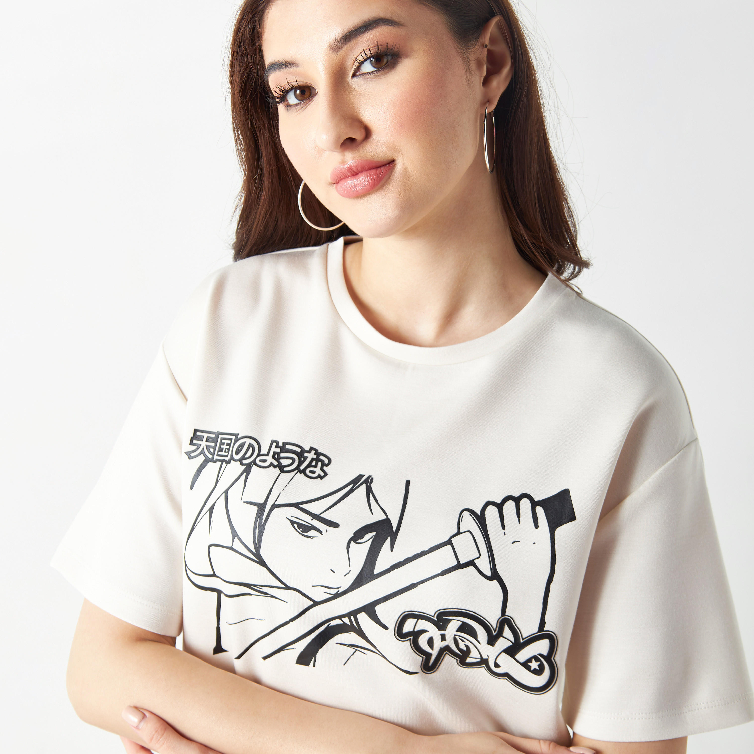تيشيرت بياقة مستديرة وأكمام قصيرة وطبعات سماوية-women-clothing-tshirts-image-8