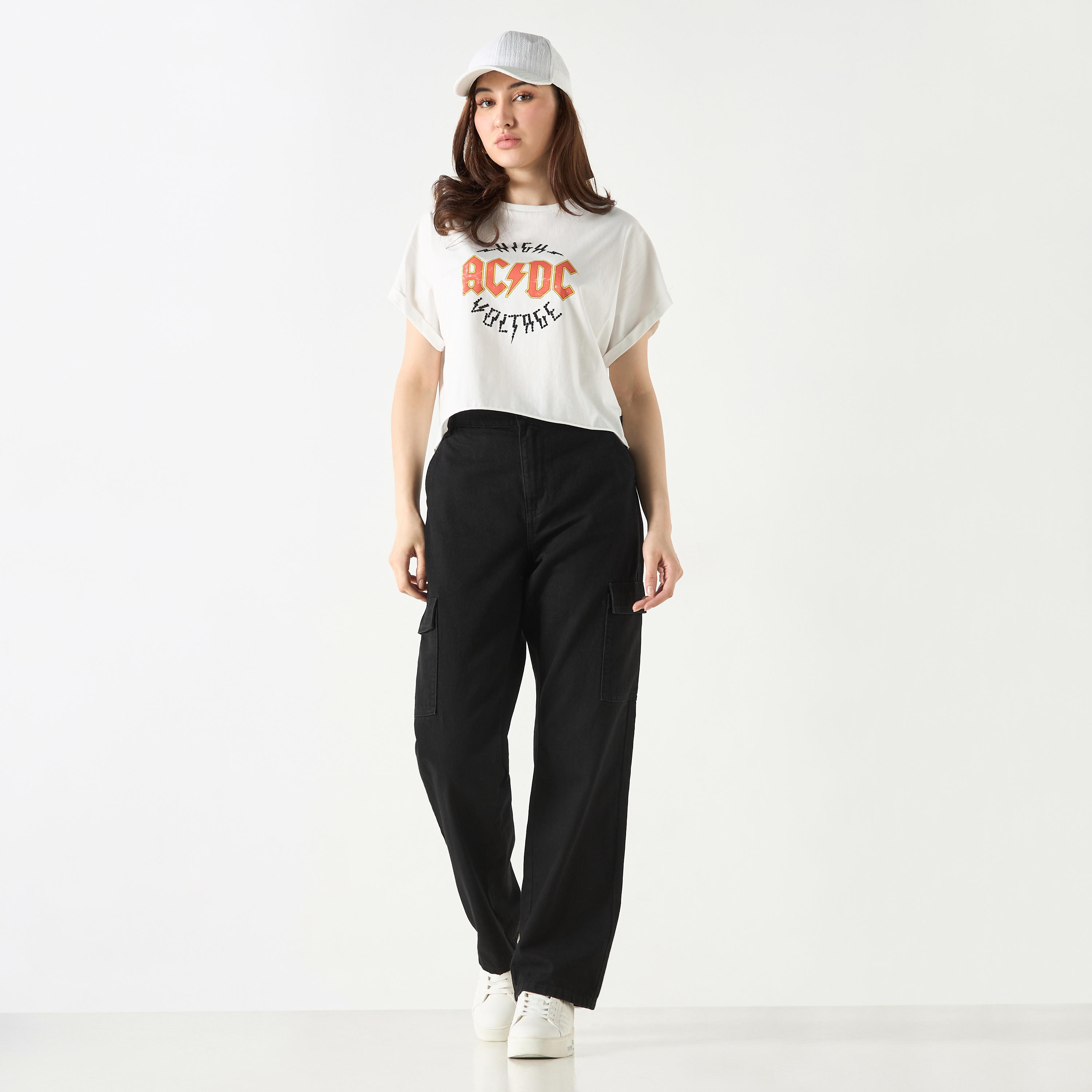 تيشيرت قصير بأكمام ممتدة وياقة ضيقة بطبعات-women-clothing-tshirts-image-2