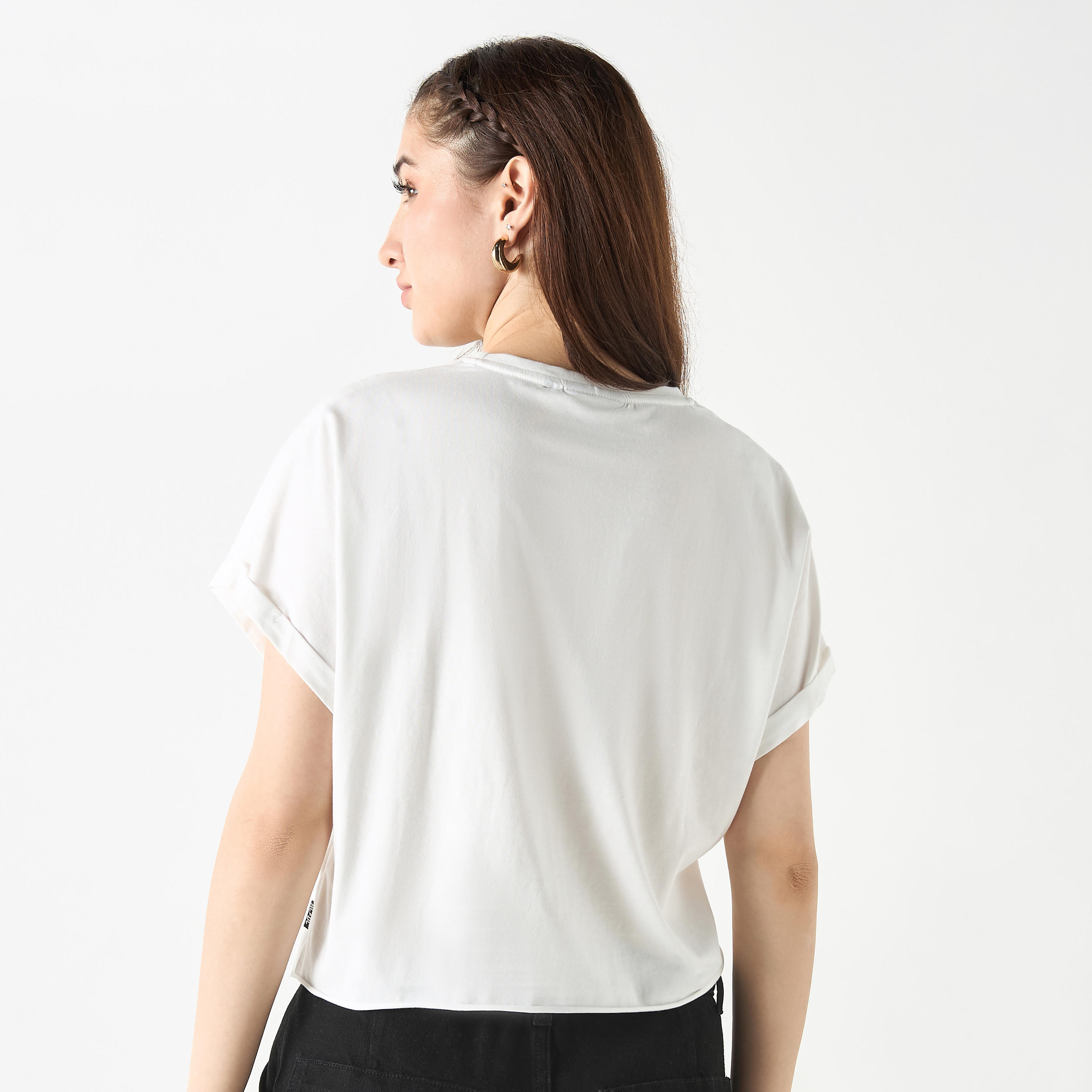 تيشيرت قصير بأكمام ممتدة وياقة ضيقة بطبعات-women-clothing-tshirts-image-3