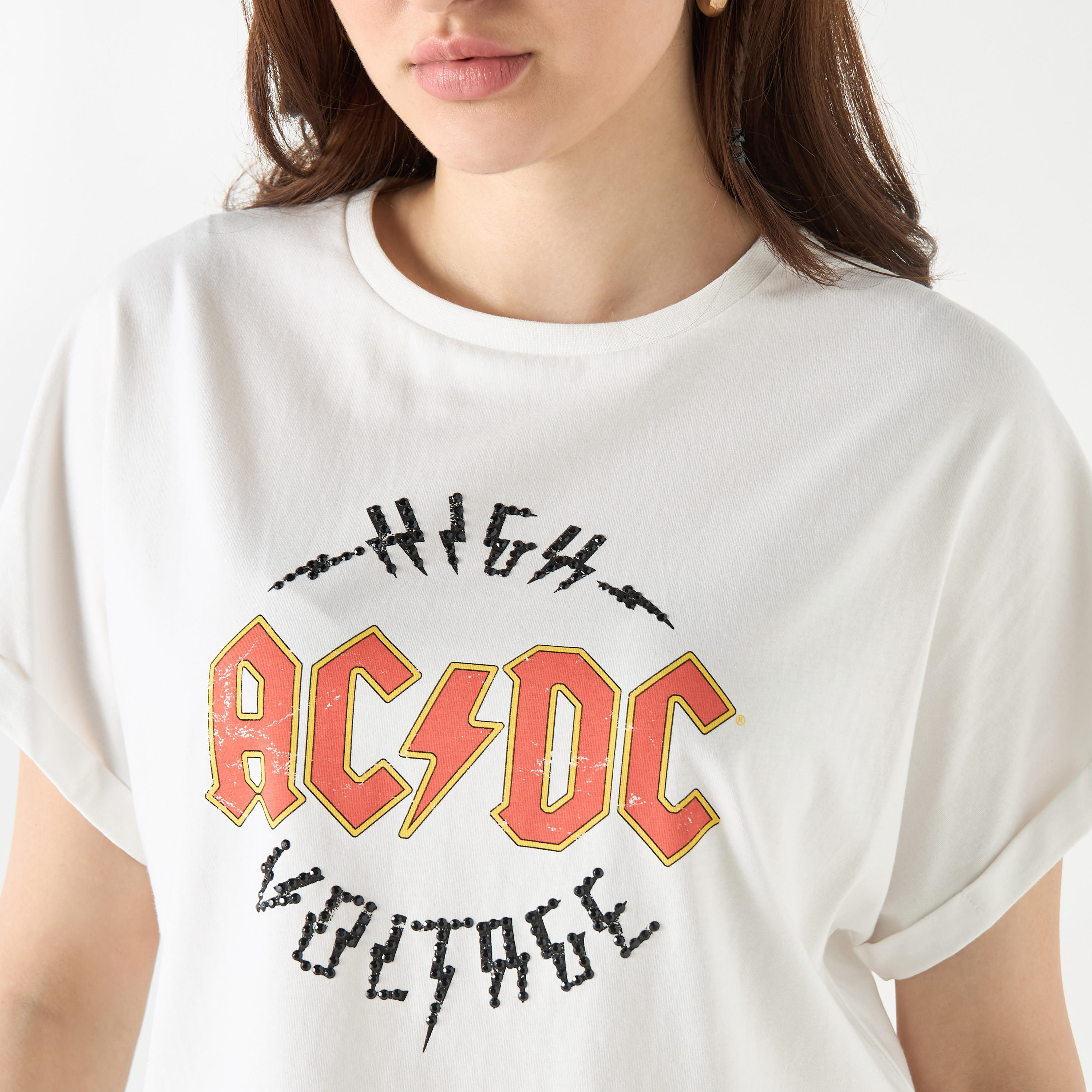 تيشيرت قصير بأكمام ممتدة وياقة ضيقة بطبعات-women-clothing-tshirts-image-4