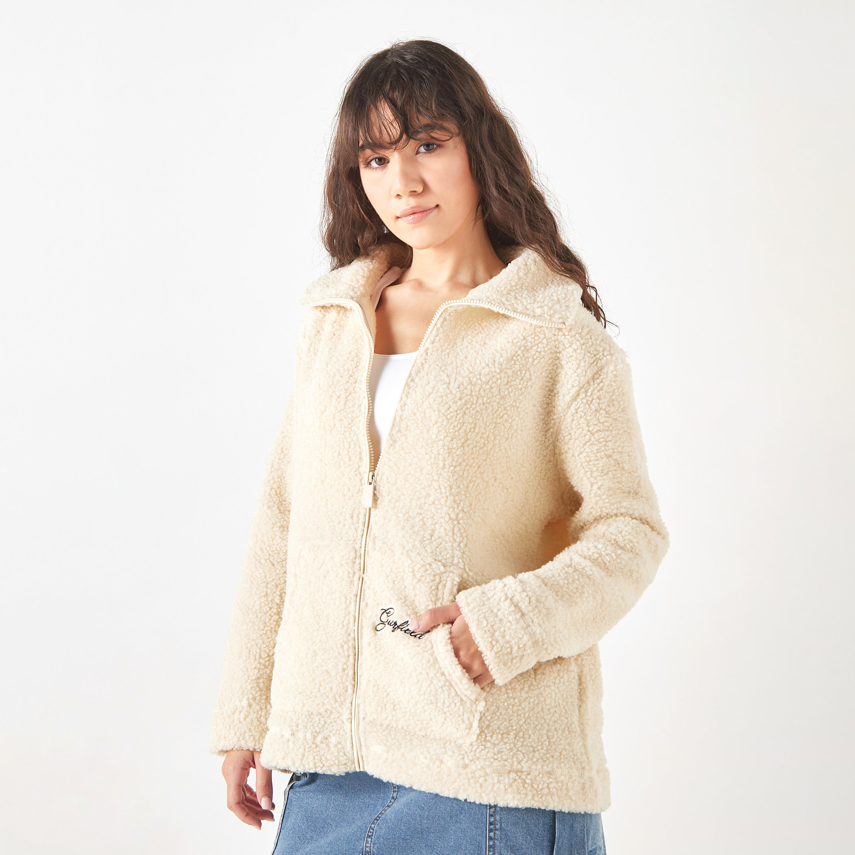 جاكيت بطبعات غارفيلد وأكمام طويلة وسحّاب إغلاق-women-winterwear-coatsandjackets-jackets-image-1
