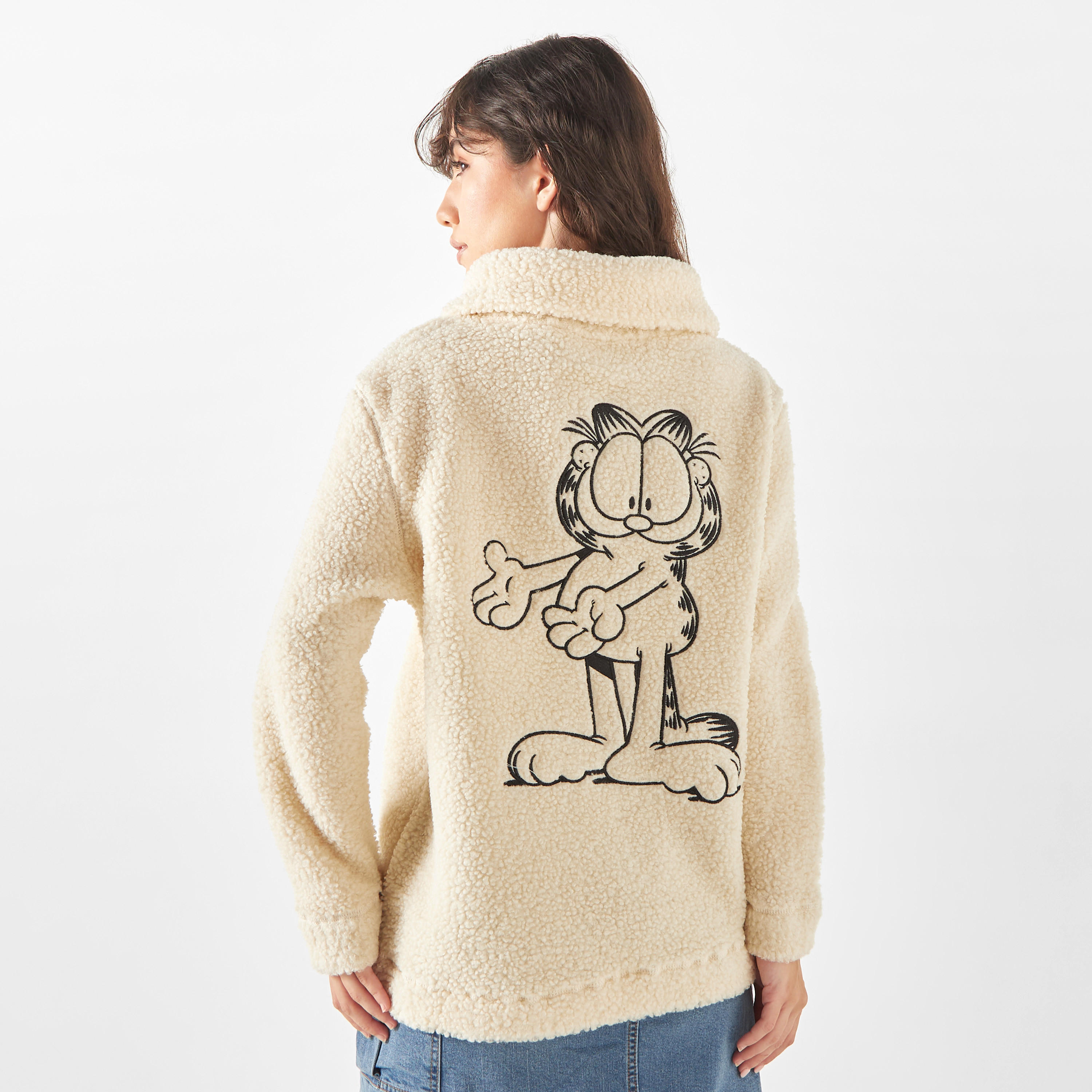 جاكيت بطبعات غارفيلد وأكمام طويلة وسحّاب إغلاق-women-winterwear-coatsandjackets-jackets-image-3