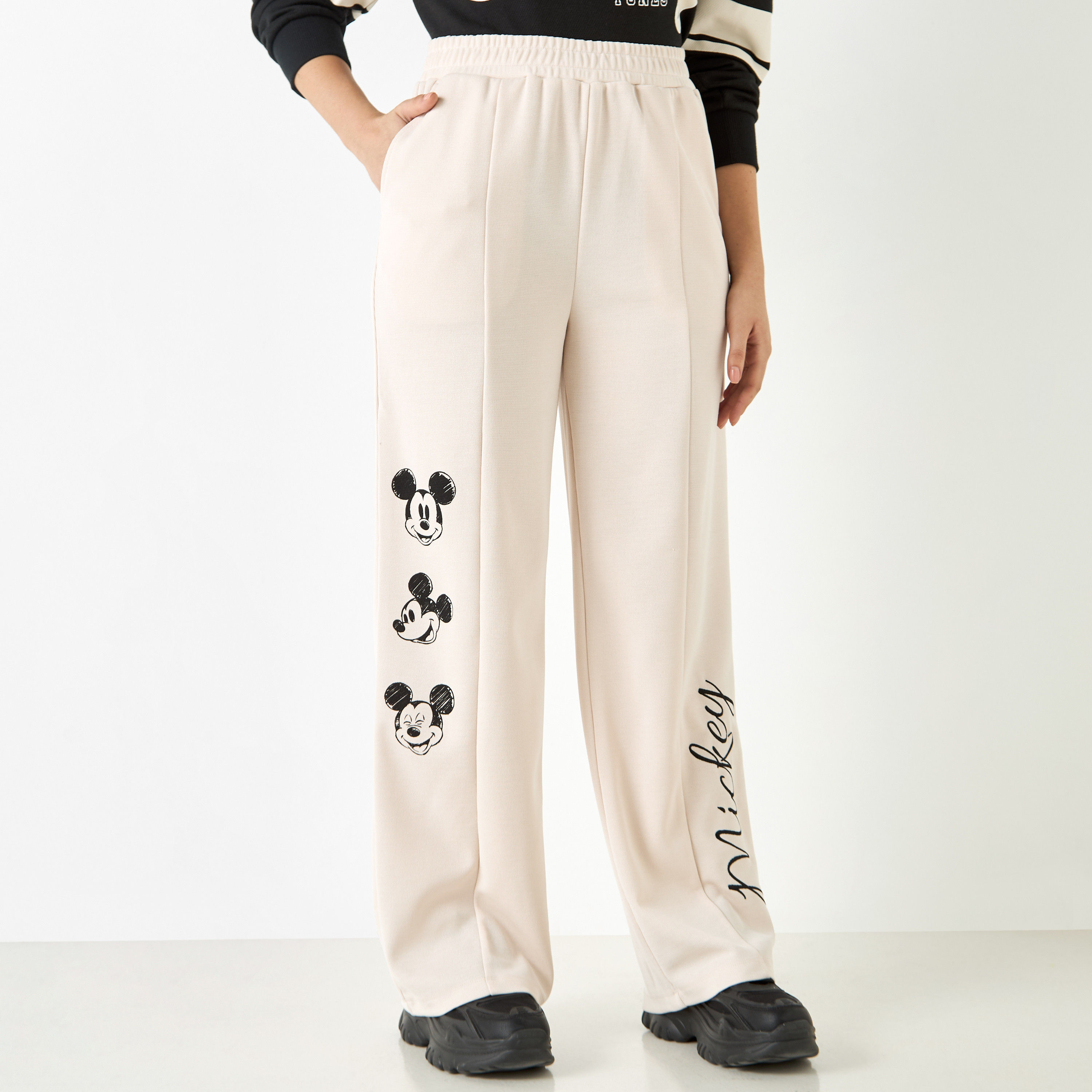 بنطلون واسع الساقين بطبعات-women-clothing-trousers-image-1