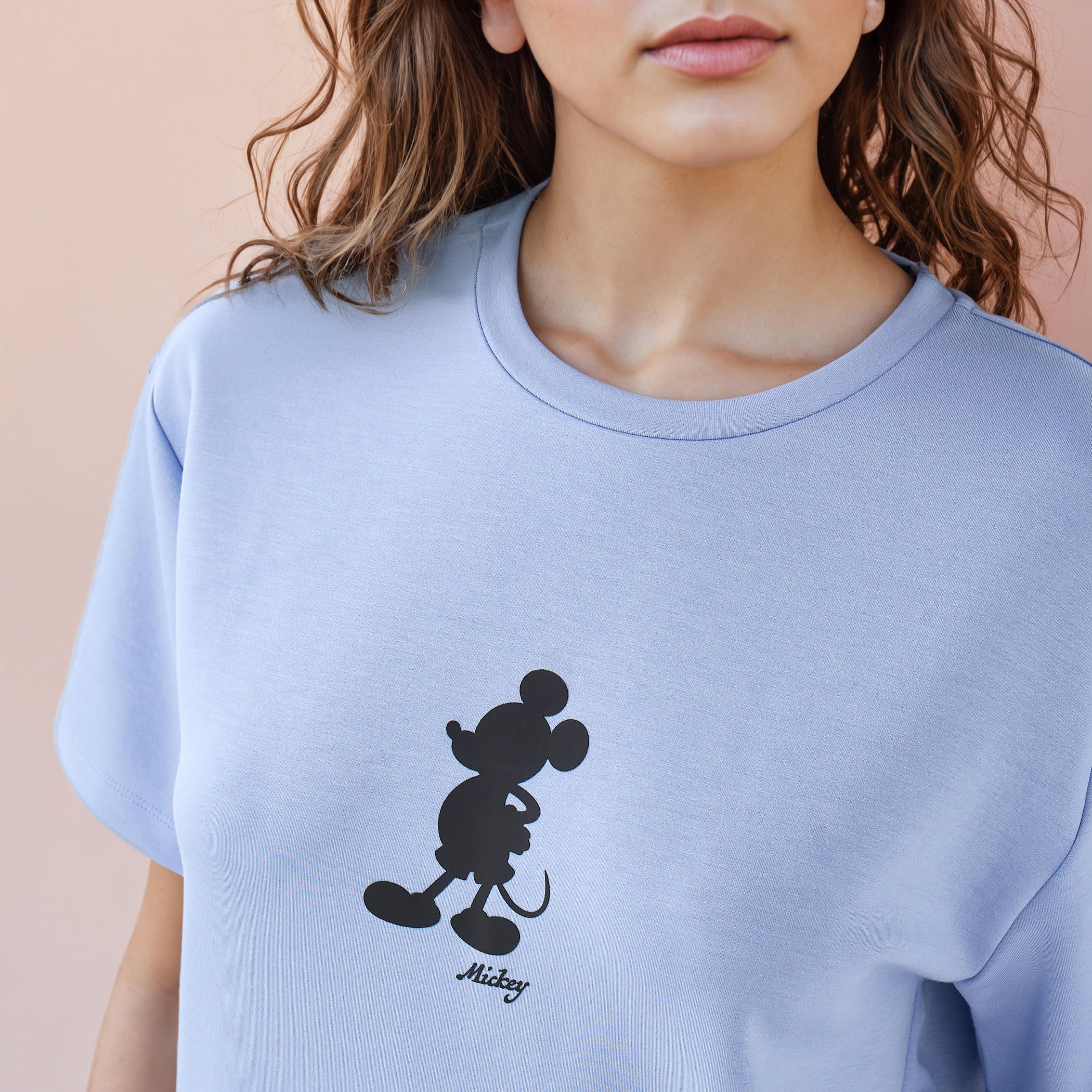 تيشيرت بياقة مستديرة وطبعات ميكي ماوس-women-clothing-coordsets-image-2