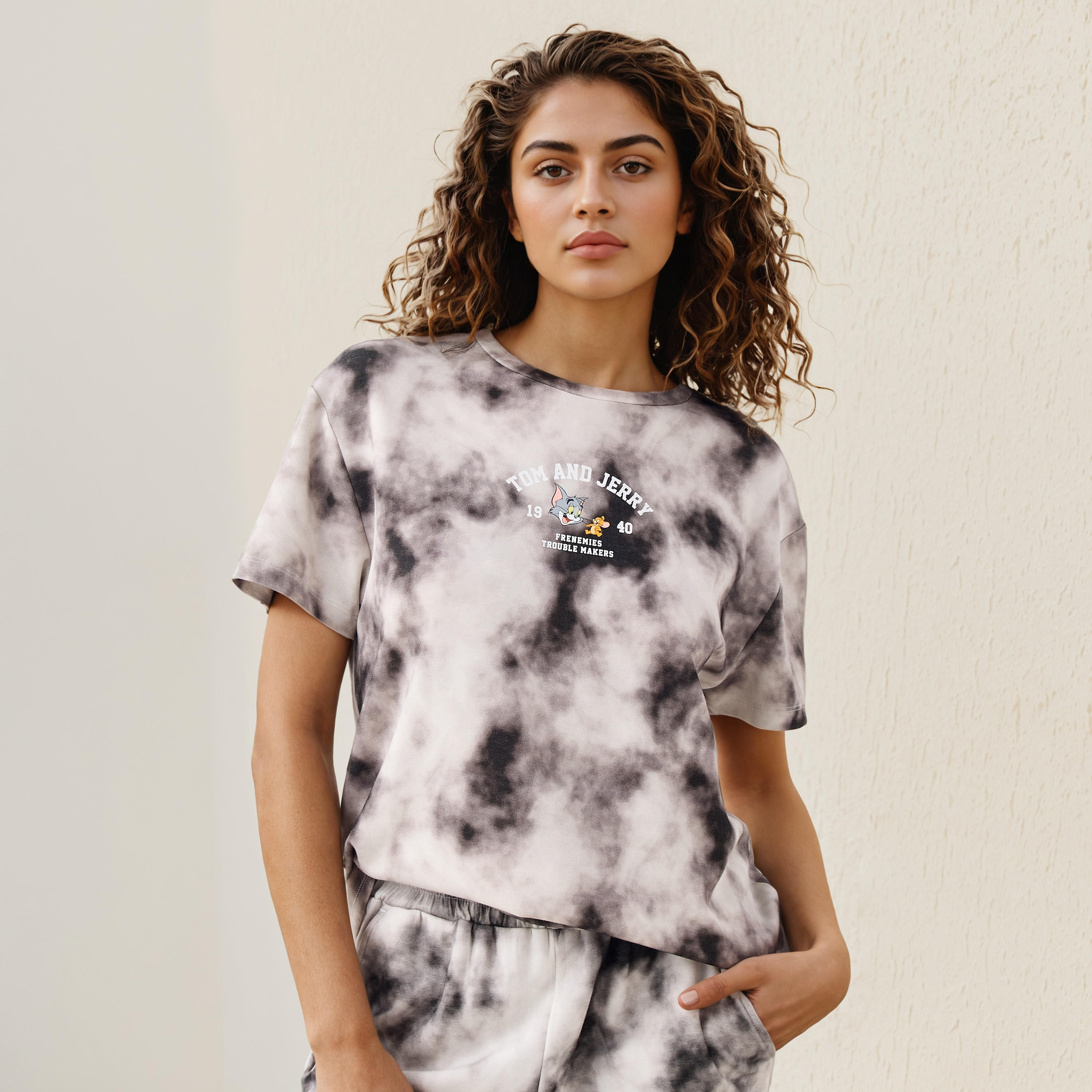 Tom and Jerry Print Crew Neck T-shirt-women-clothing-tshirts-image-1