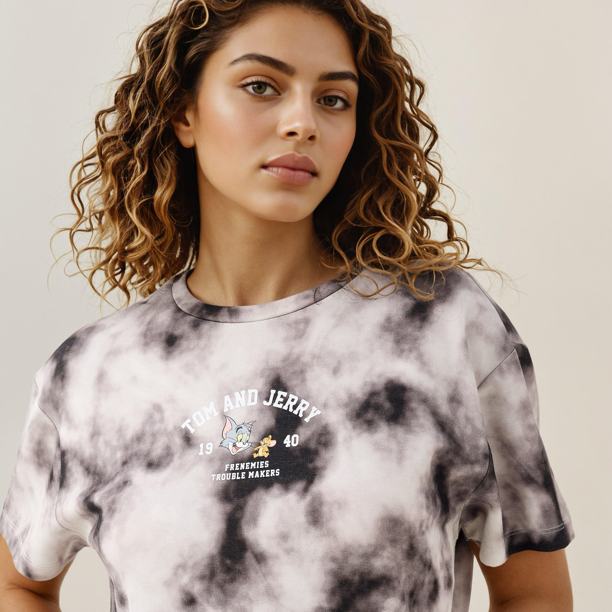 Tom and Jerry Print Crew Neck T-shirt-women-clothing-tshirts-image-4