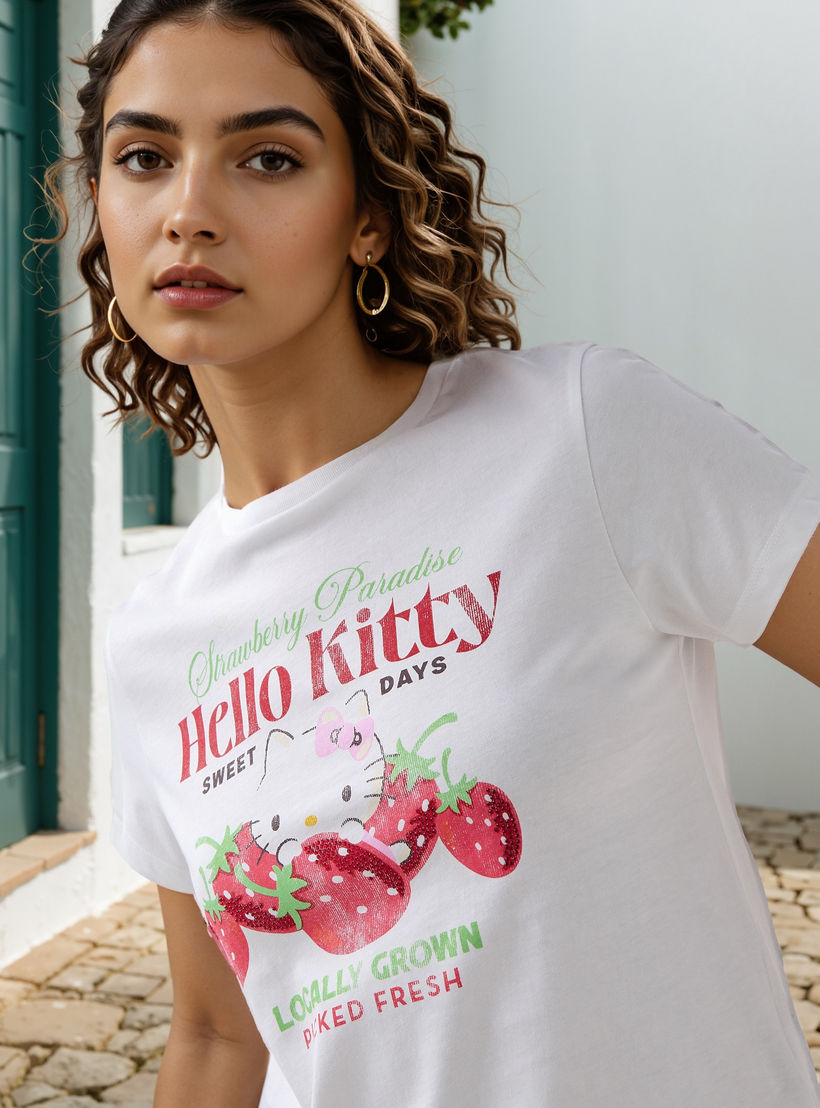 تيشيرت بياقة ضيقة وطبعات-women-clothing-tshirts-image-4