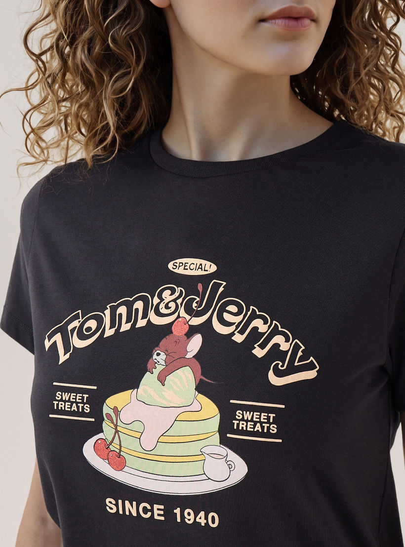 Tom and Jerry Print Crew Neck T-shirt-women-clothing-tshirts-image-4