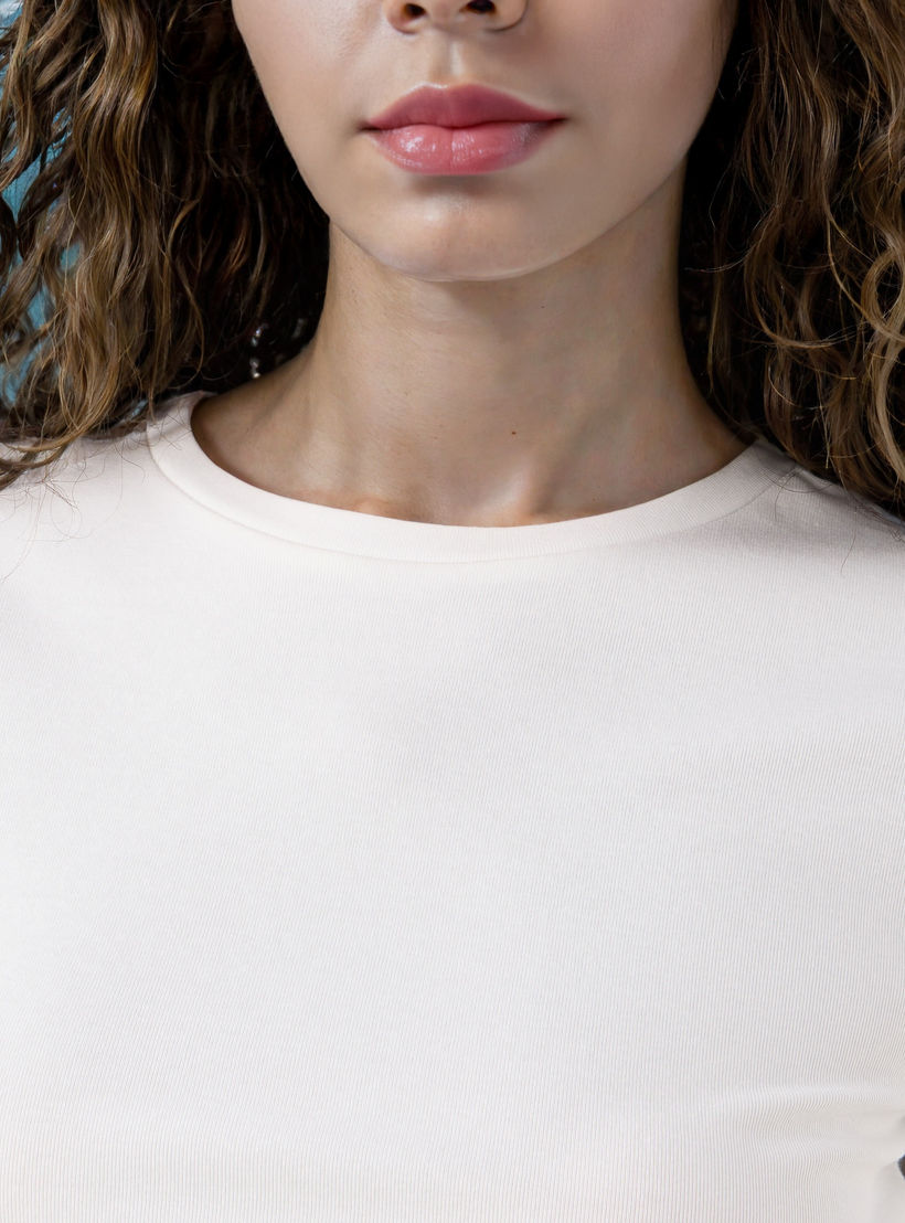 تيشيرت قصير بتطريزات تويتي-women-clothing-tshirts-image-4