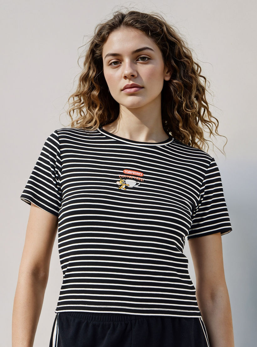 تيشيرت بتطريز-women-clothing-tshirts-image-5
