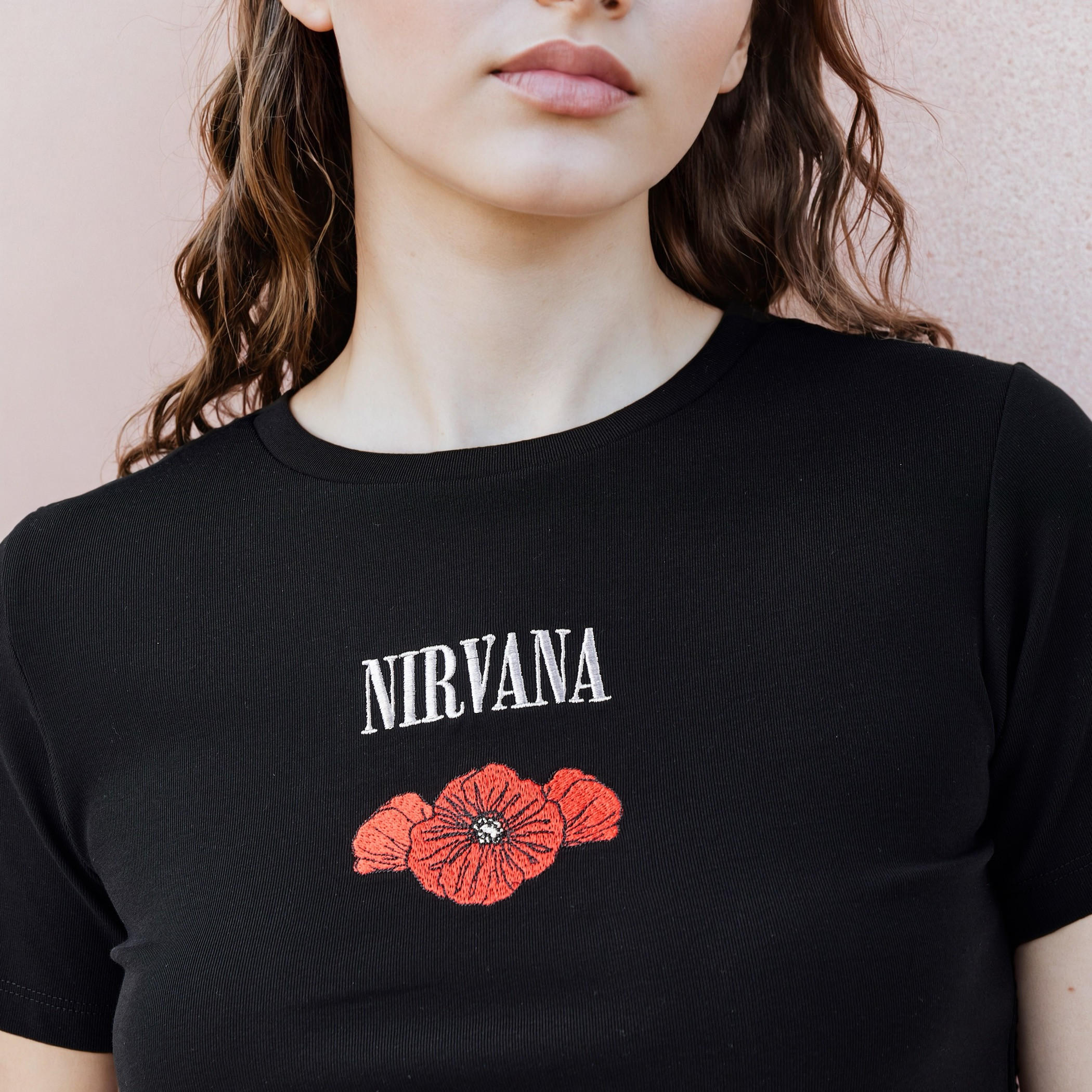 تيشيرت قصير بتطريزات نيرفانا-women-clothing-tshirts-image-2