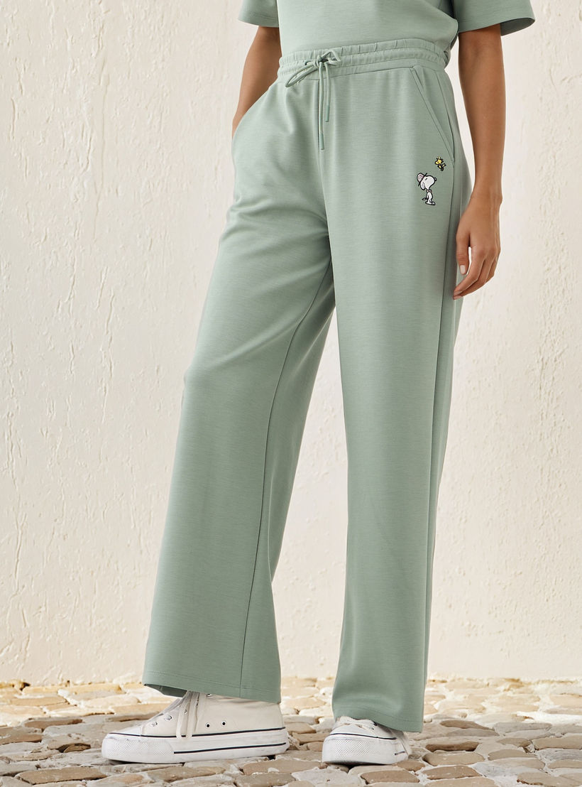 بنطلون بقصة مستقيمة وتطريزات سنوبي وجيوب-women-clothing-bottoms-trousers-image-1