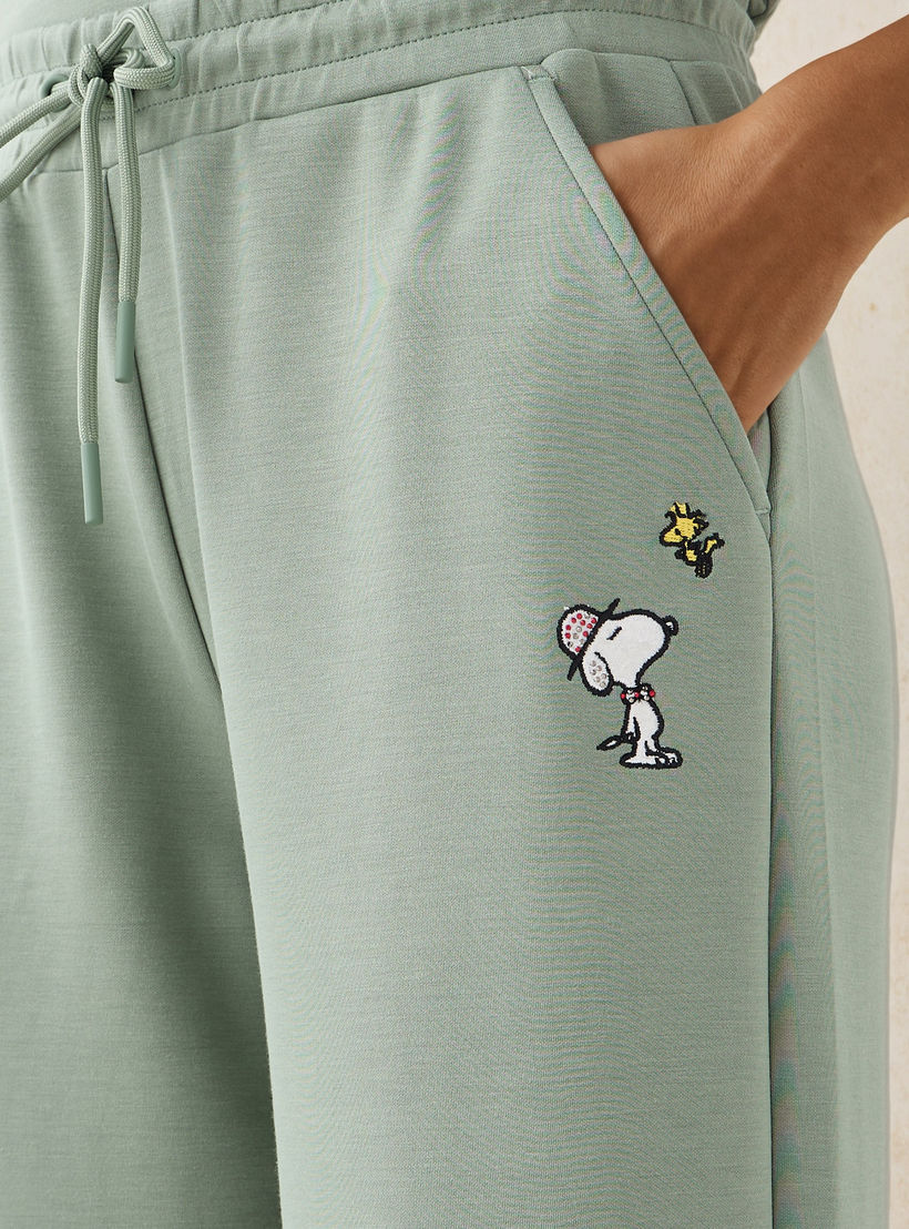بنطلون بقصة مستقيمة وتطريزات سنوبي وجيوب-women-clothing-bottoms-trousers-image-4