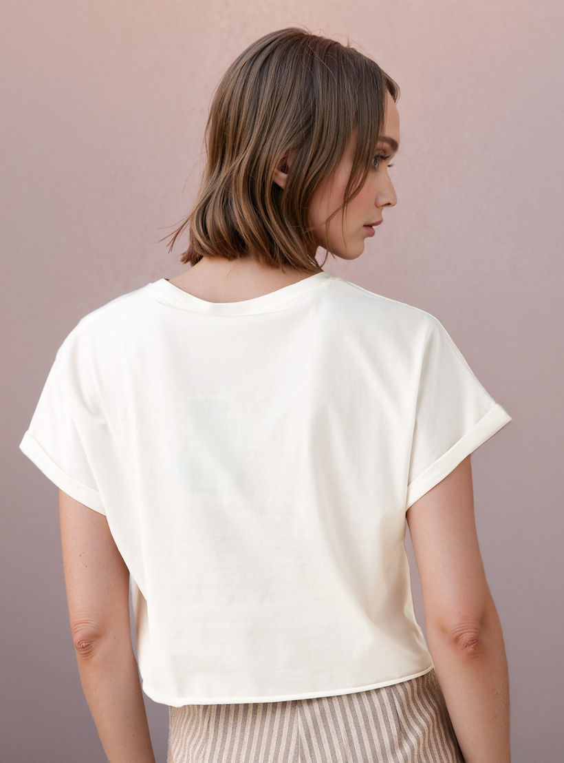 Lola Bunny Cropped T-shirt with Extended Sleeves-women-clothing-tshirts-image-3