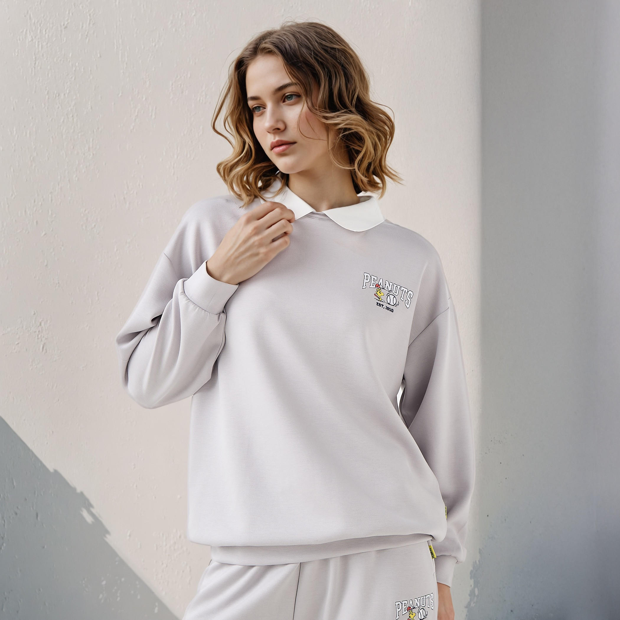 سويت شيرت بياقة وتطريزات-women-winterwear-hoodiesandsweatshirts-sweatshirts-image-5