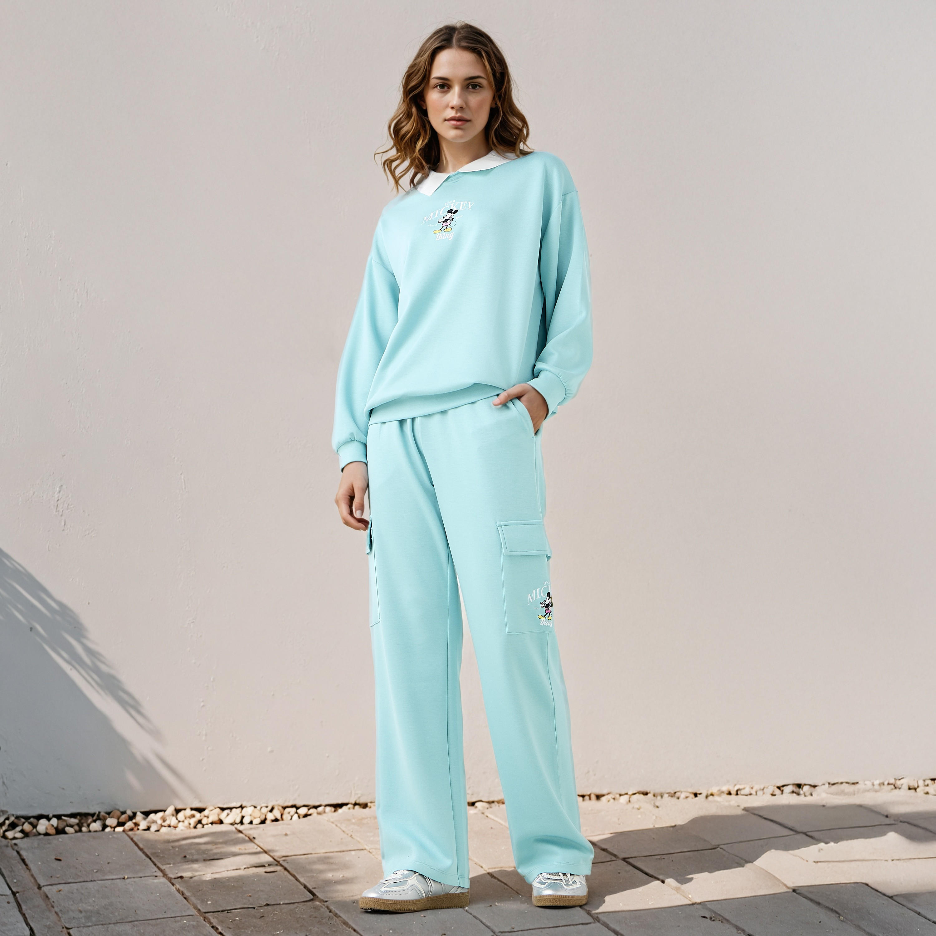 سويت شيرت بياقة وتطريز ميكي ماوس-women-winterwear-hoodiesandsweatshirts-sweatshirts-image-4