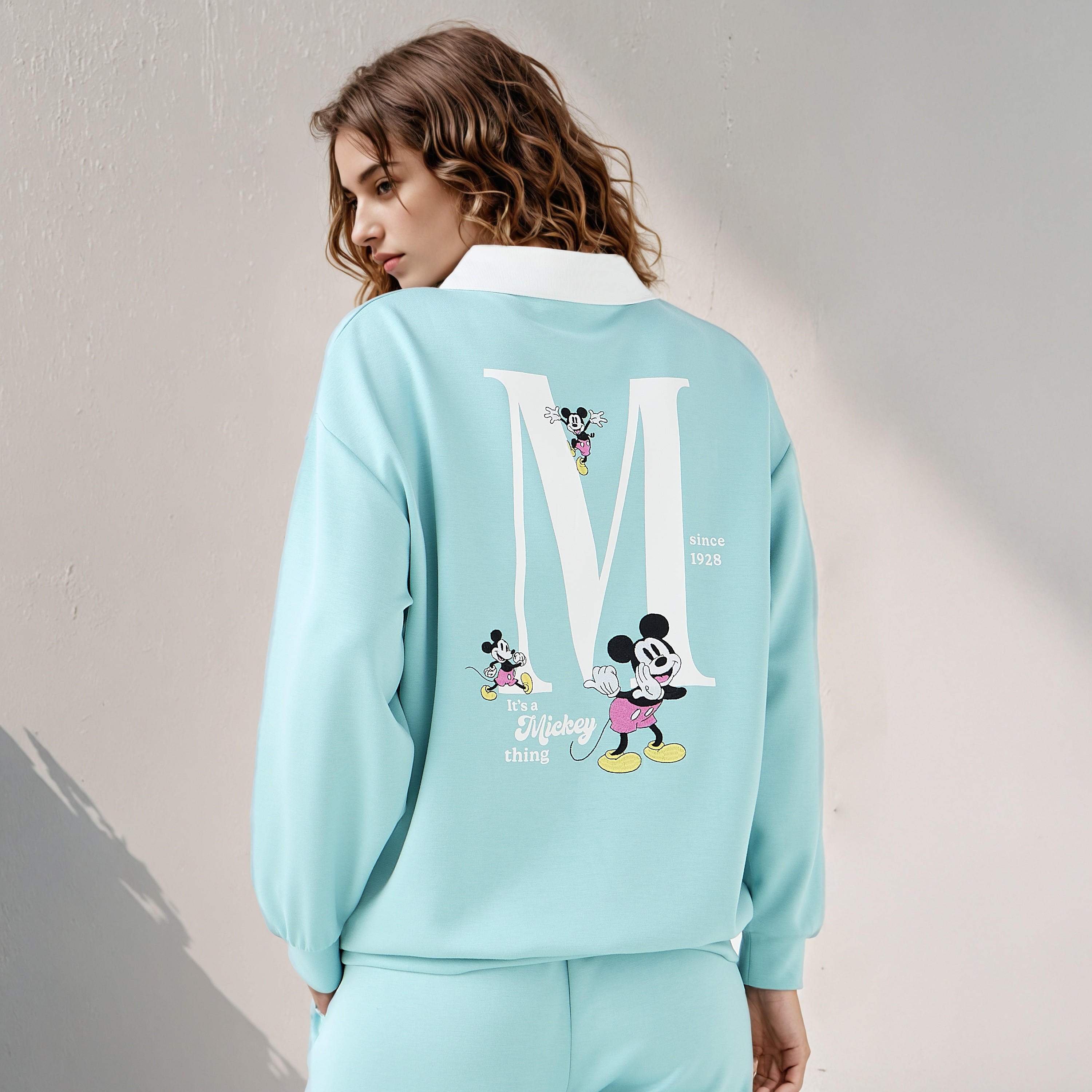 سويت شيرت بياقة وتطريز ميكي ماوس-women-winterwear-hoodiesandsweatshirts-sweatshirts-image-3