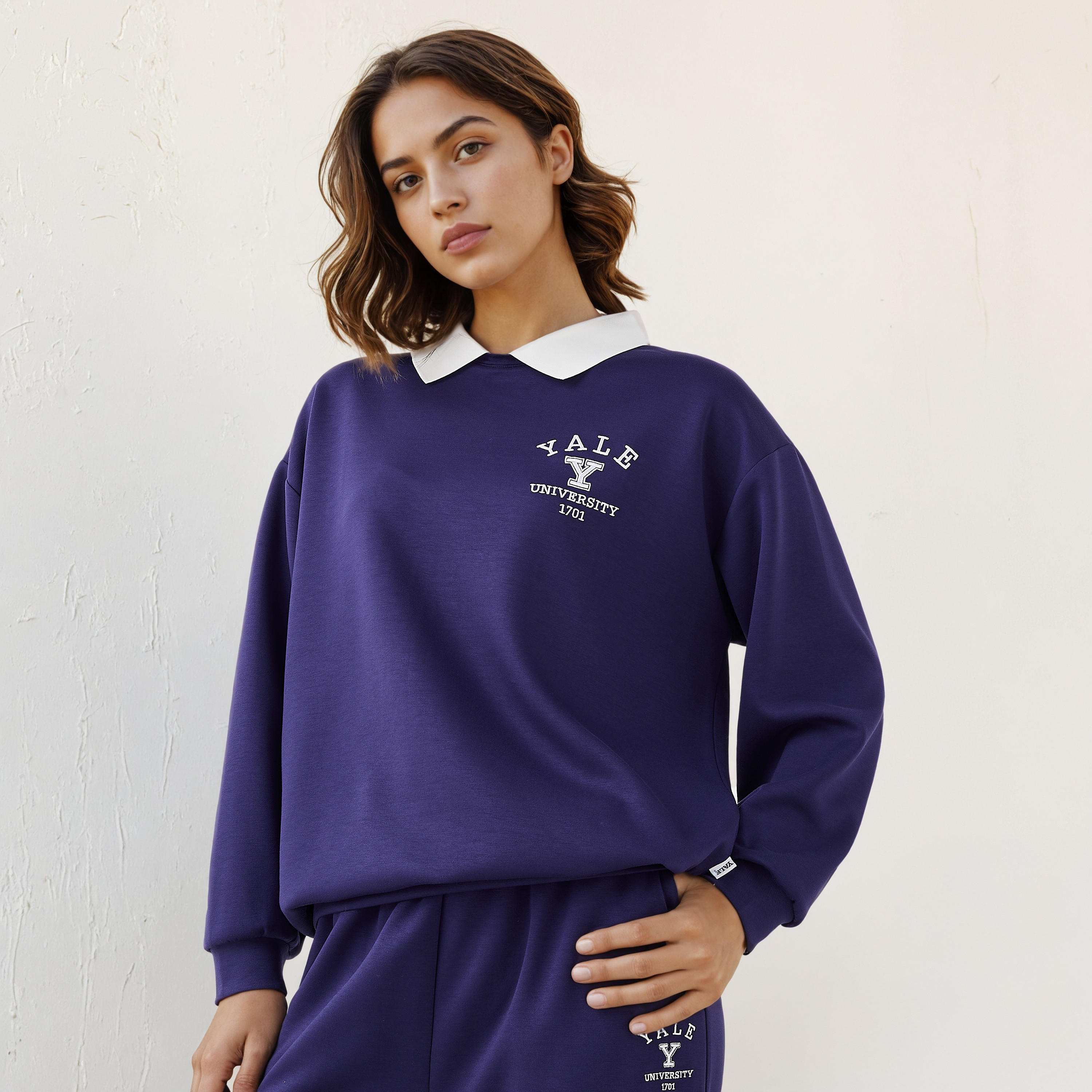 سويت شيرت بياقة متباينة وطبعات من ييل-women-winterwear-hoodiesandsweatshirts-sweatshirts-image-5