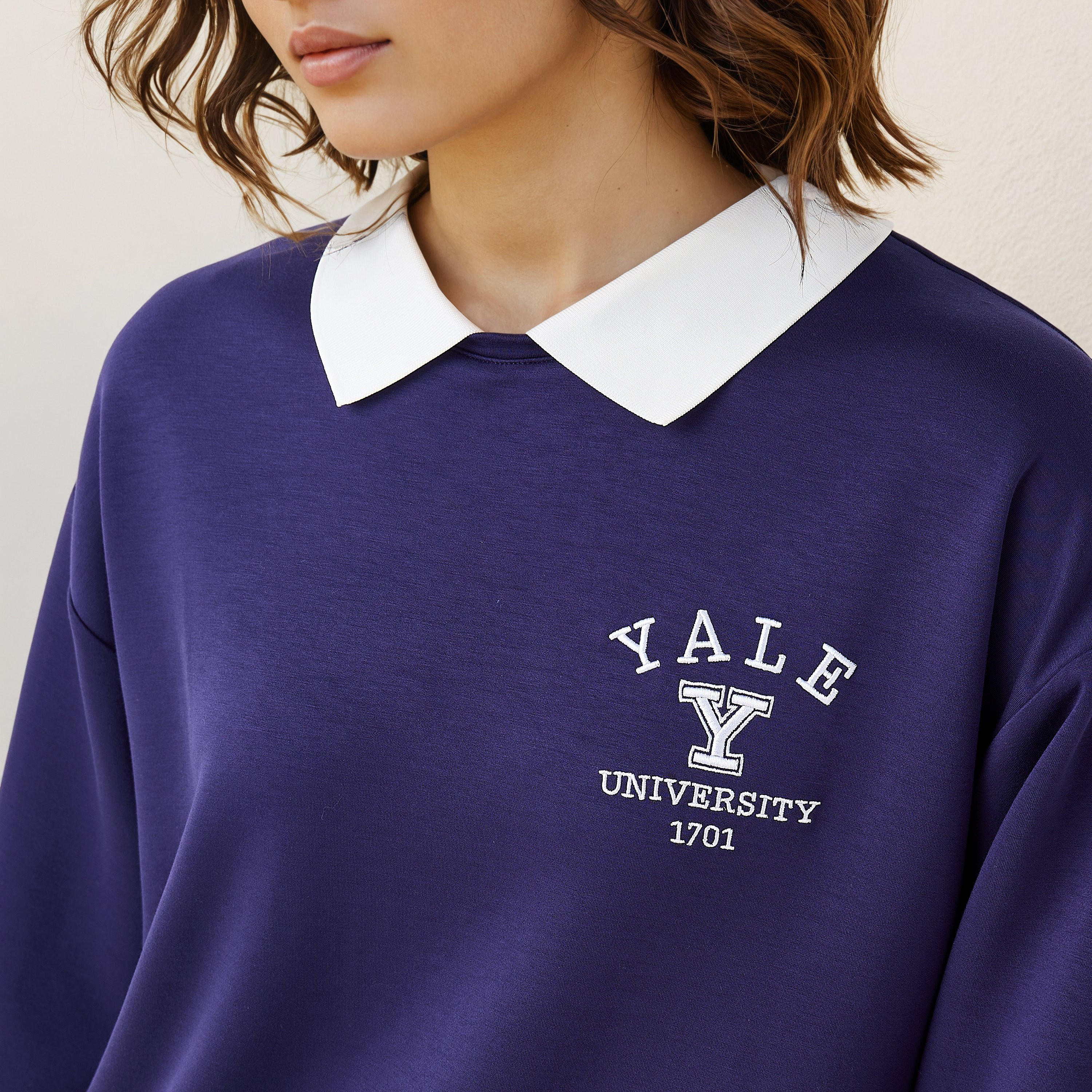سويت شيرت بياقة متباينة وطبعات من ييل-women-winterwear-hoodiesandsweatshirts-sweatshirts-image-2