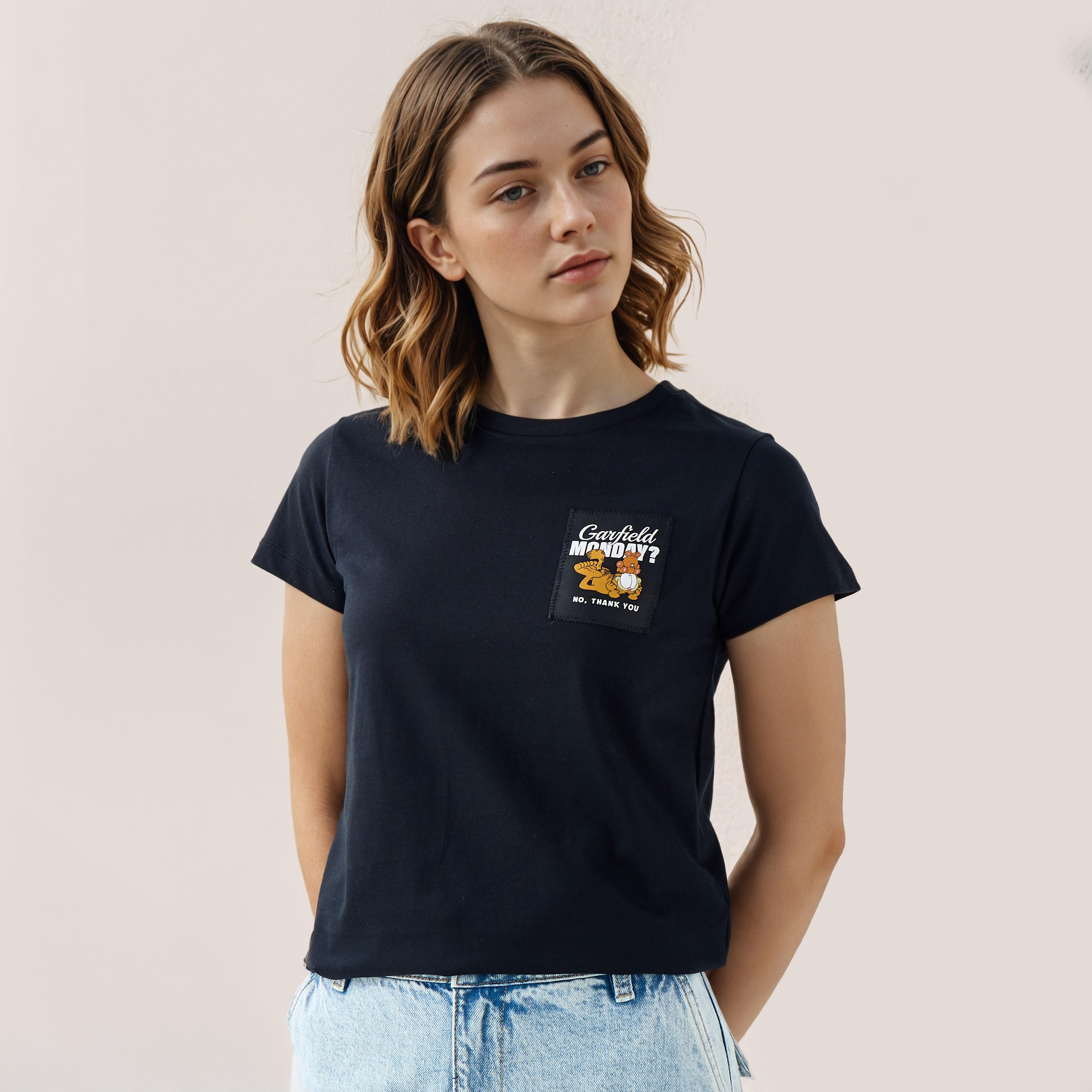 تيشيرت بتطريزات جارفيلد-women-clothing-tshirts-image-5