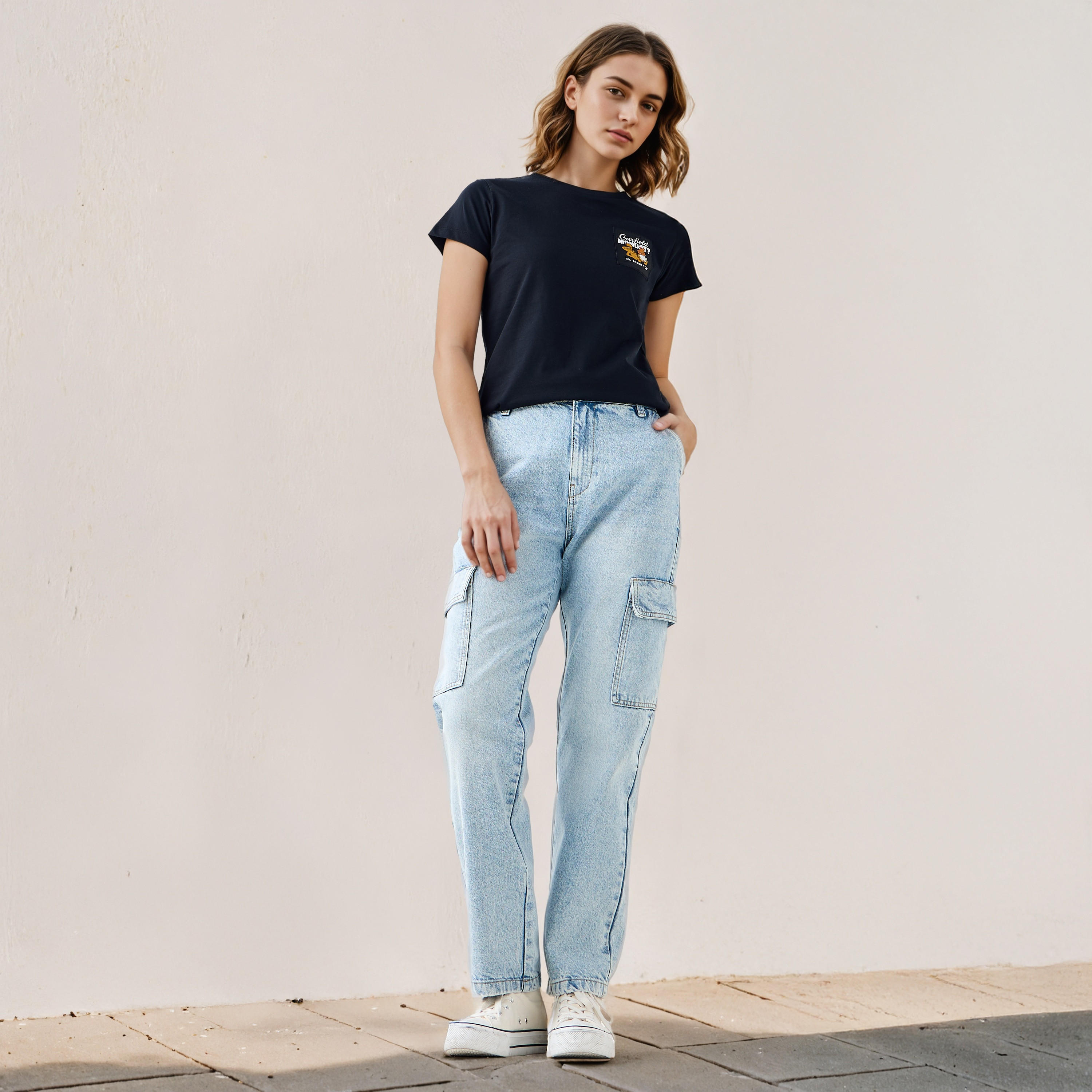 تيشيرت بتطريزات جارفيلد-women-clothing-tshirts-image-4