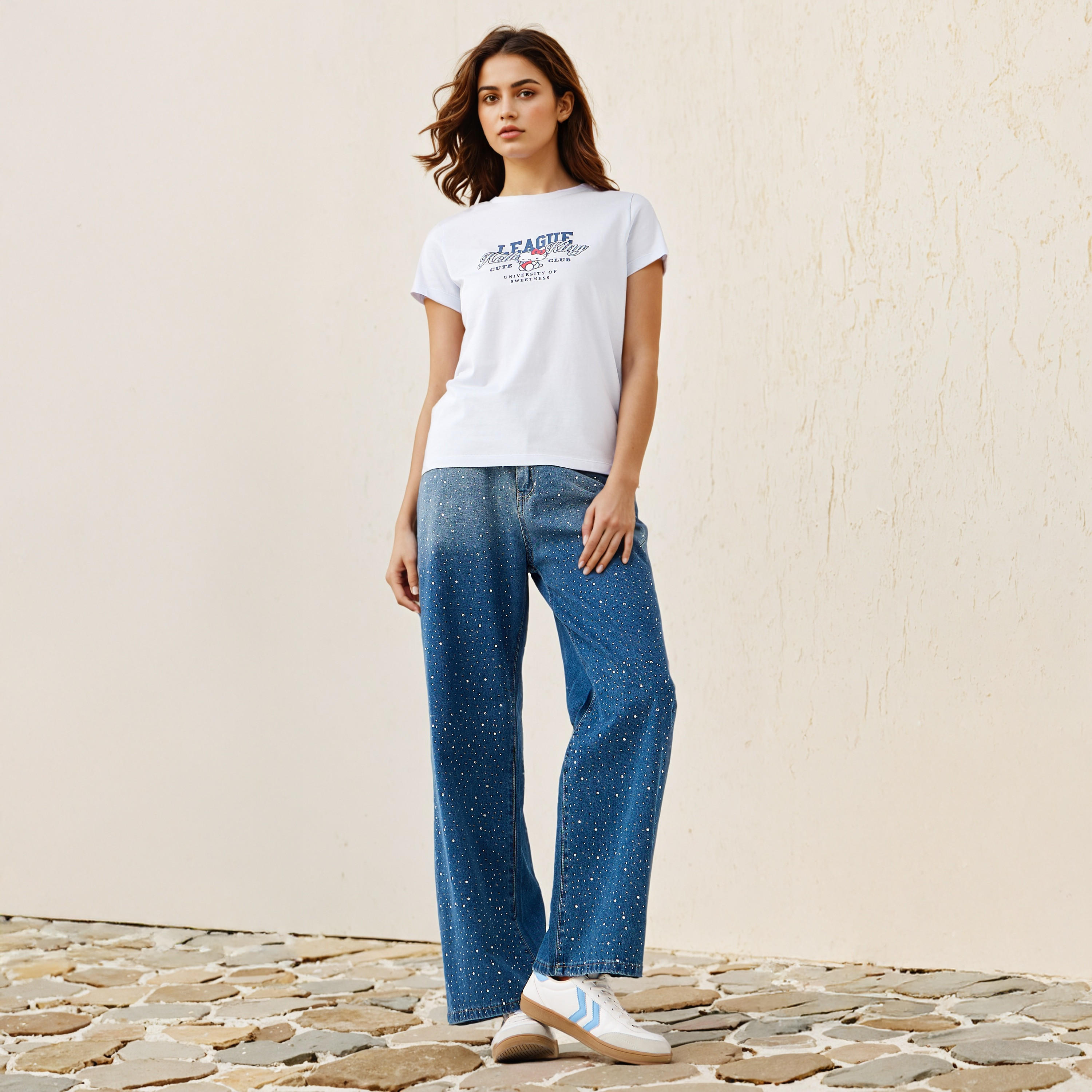 تيشيرت بياقة ضيقة وطبعات هالو كيتي-women-clothing-tshirts-image-4