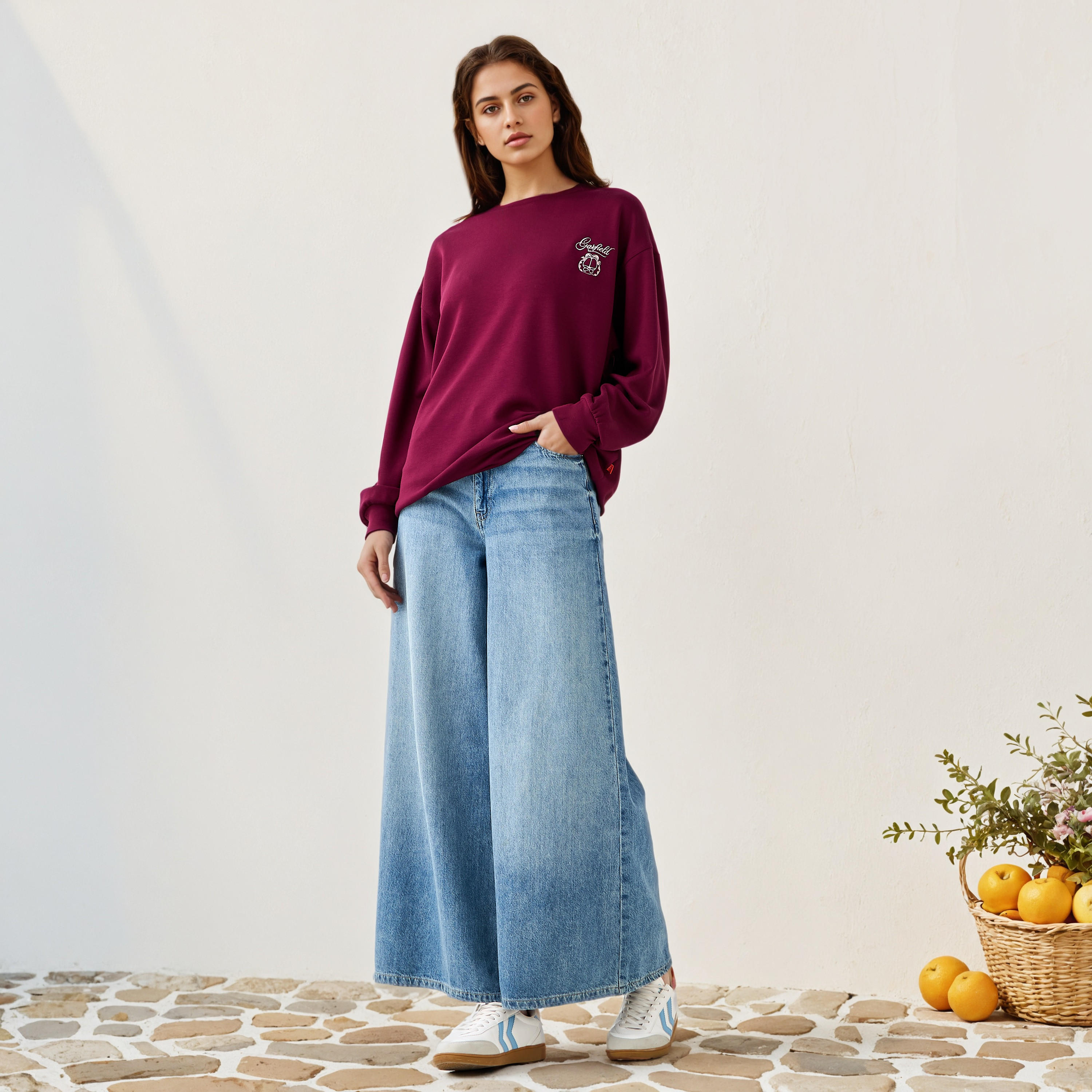 سويت شيرت بتطريز جارفيلد-women-winterwear-hoodiesandsweatshirts-sweatshirts-image-4