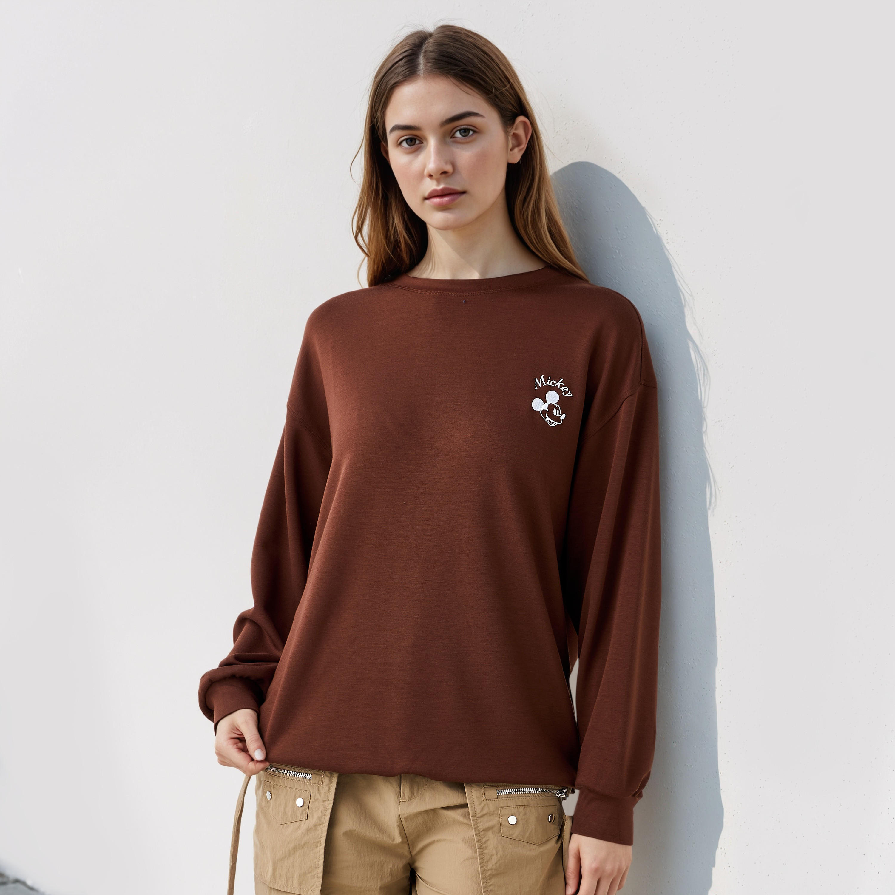 سويت شيرت بتطريز ميكي ماوس-women-winterwear-hoodiesandsweatshirts-sweatshirts-image-5