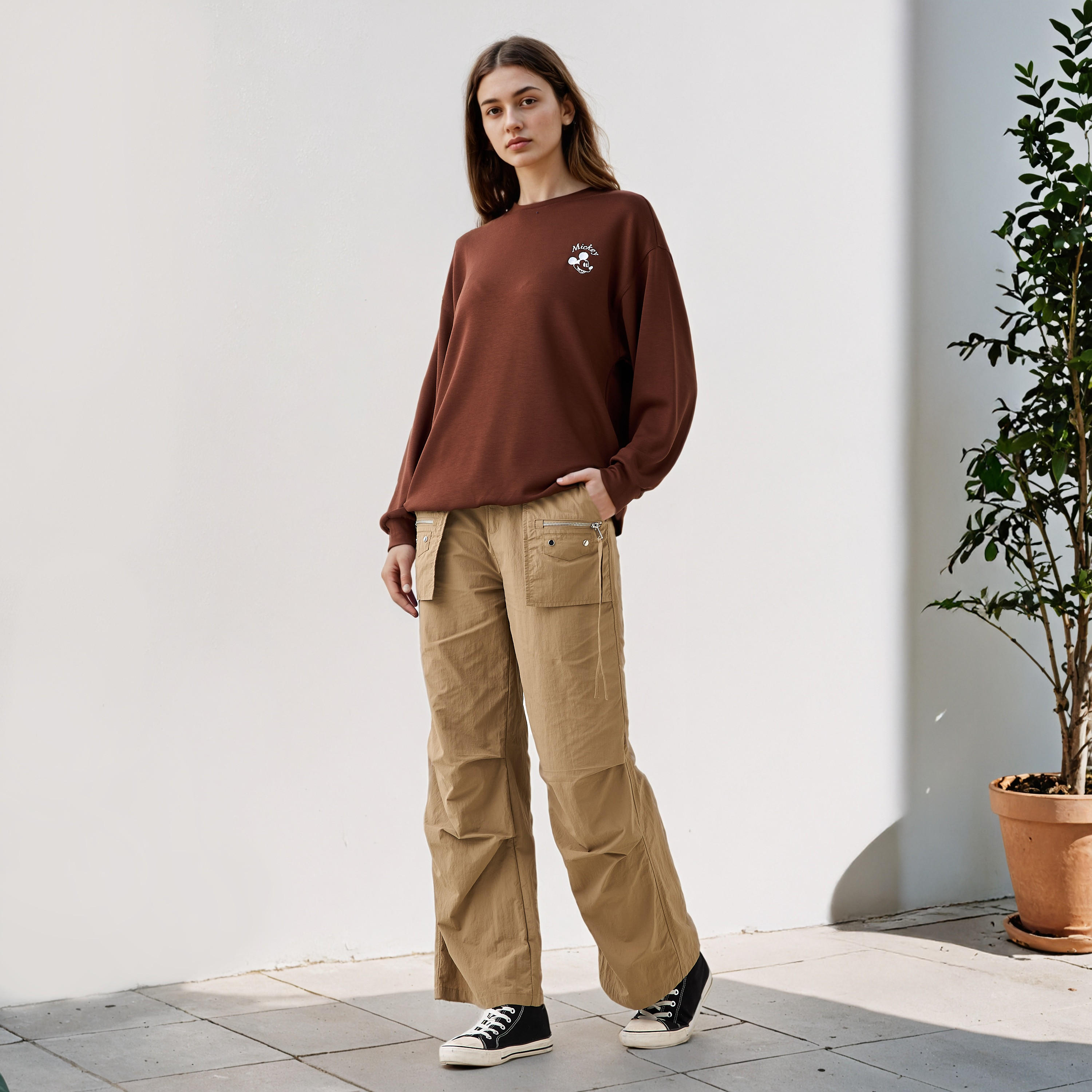 سويت شيرت بتطريز ميكي ماوس-women-winterwear-hoodiesandsweatshirts-sweatshirts-image-4