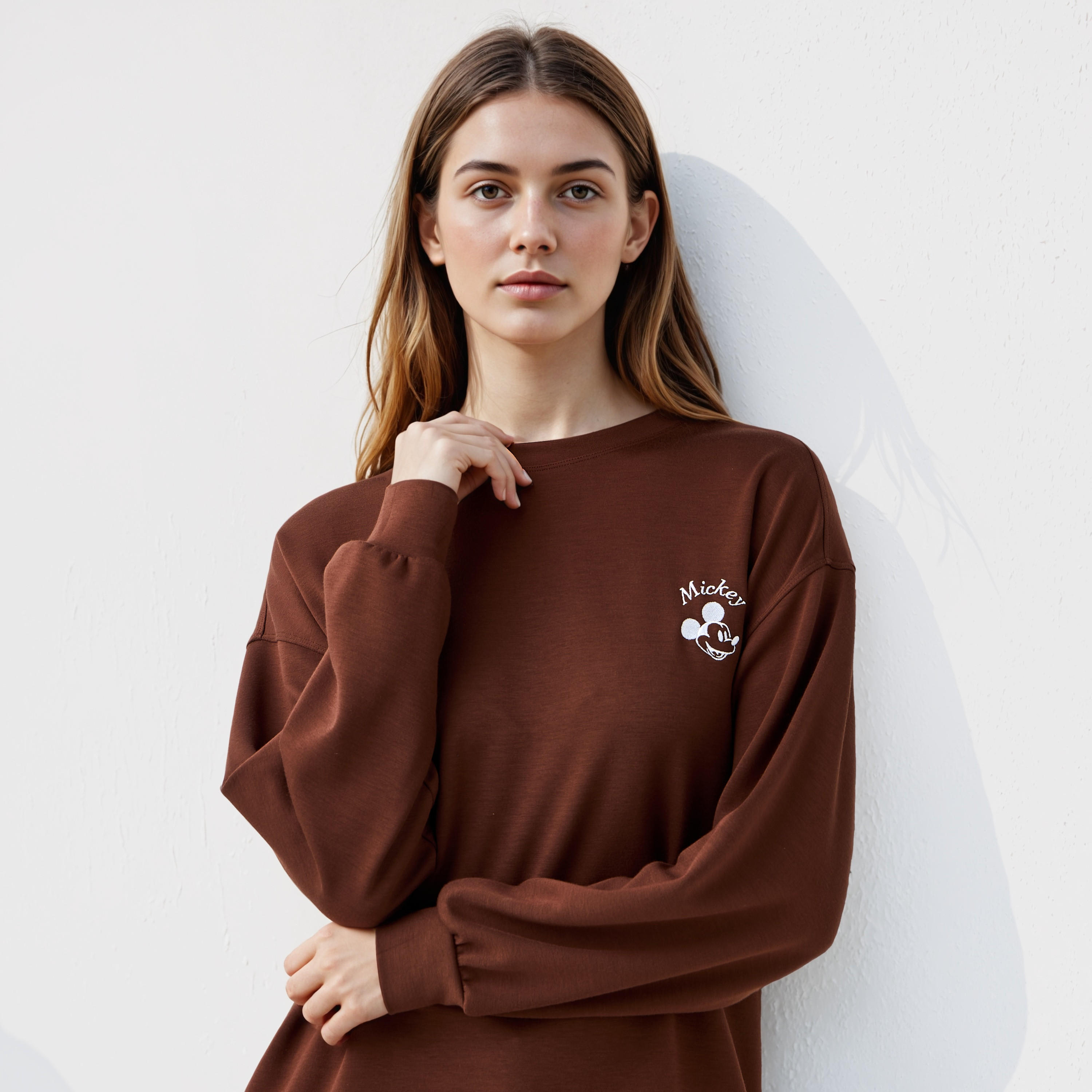 سويت شيرت بتطريز ميكي ماوس-women-winterwear-hoodiesandsweatshirts-sweatshirts-image-2