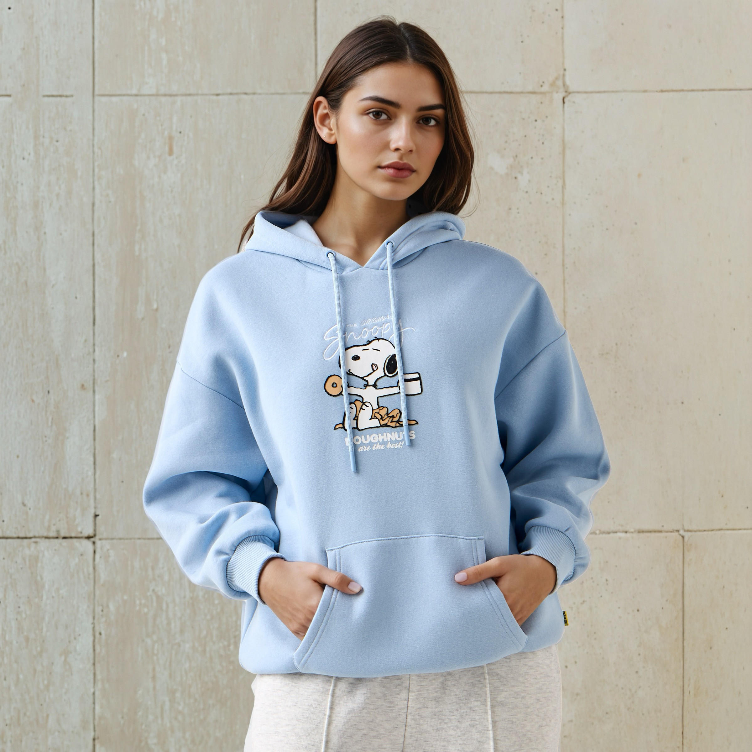 سويت شيرت بقبعة وطبعات سنوبي-women-winterwear-hoodiesandsweatshirts-sweatshirts-image-6
