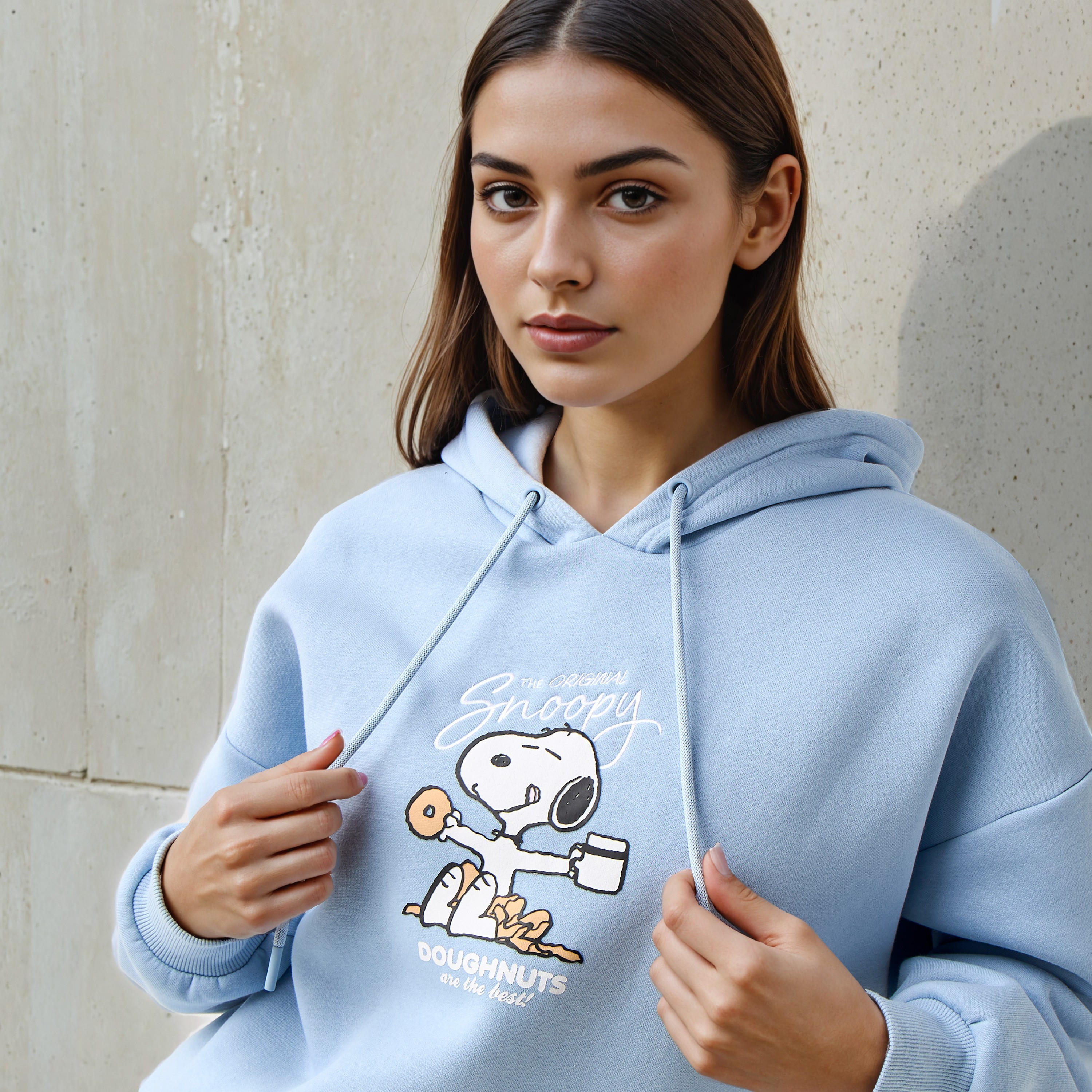 سويت شيرت بقبعة وطبعات سنوبي-women-winterwear-hoodiesandsweatshirts-sweatshirts-image-2