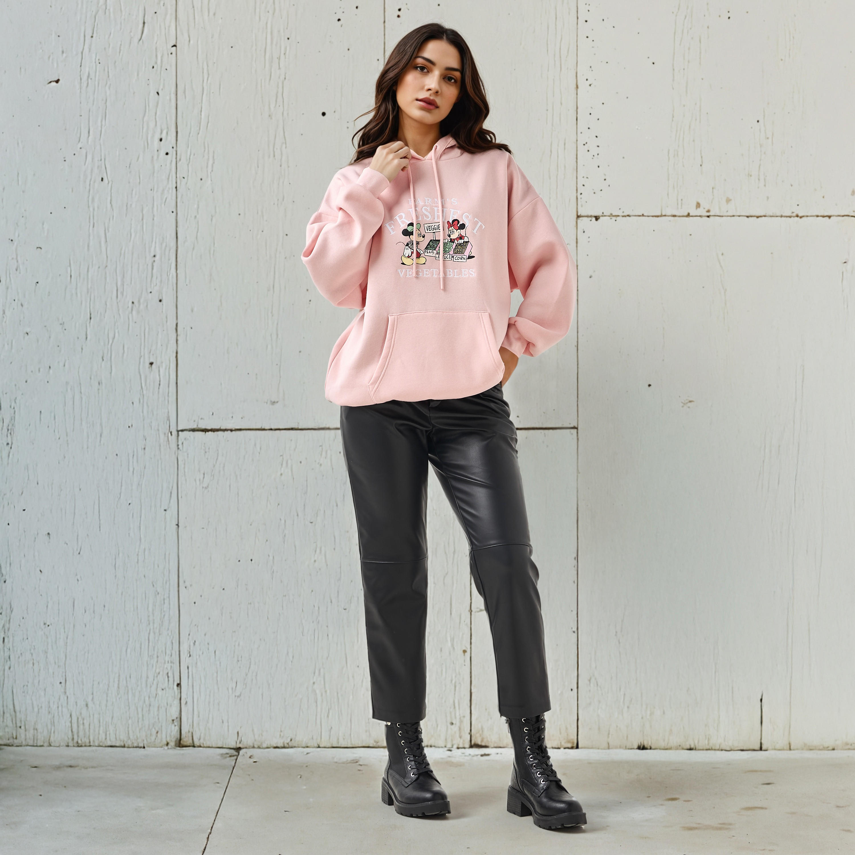 هودي فضفاض بطبعات ميكي وميني ماوس-women-winterwear-hoodiesandsweatshirts-hoodies-image-2