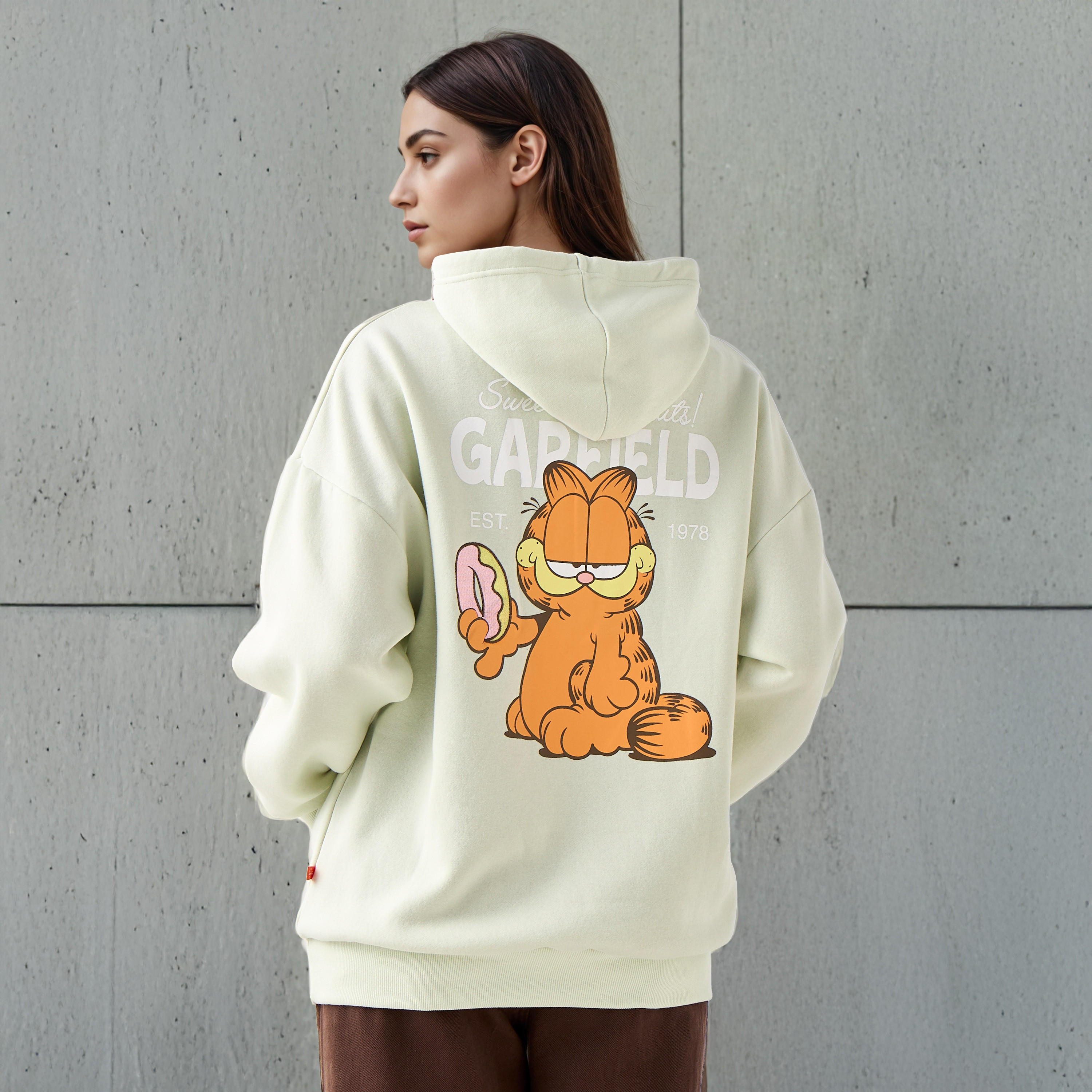هودي غارفيلد كبير الحجم-women-winterwear-hoodiesandsweatshirts-hoodies-image-6