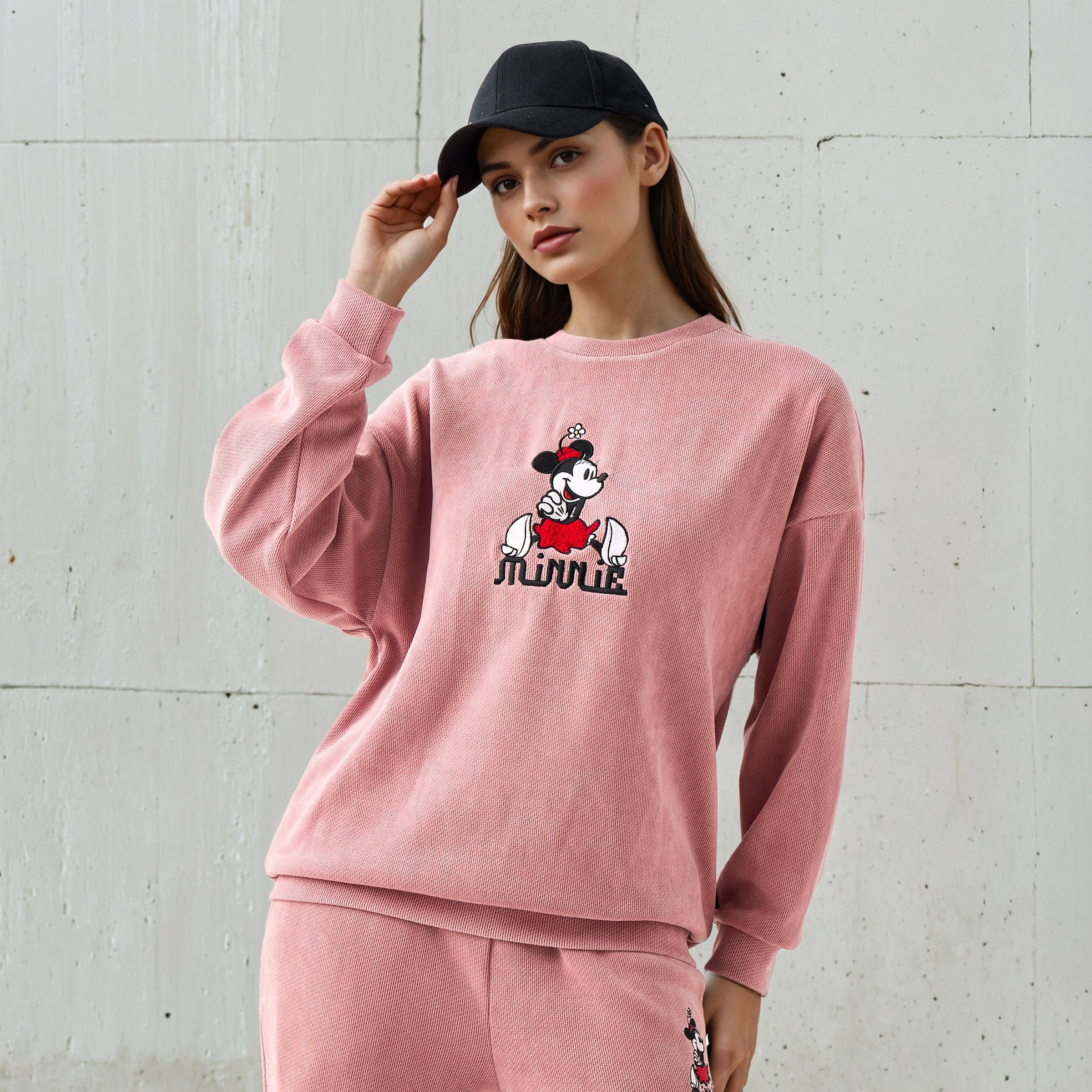 Minnie Mouse Oversized Sweatshirt-women-winterwear-hoodiesandsweatshirts-sweatshirts-image-1