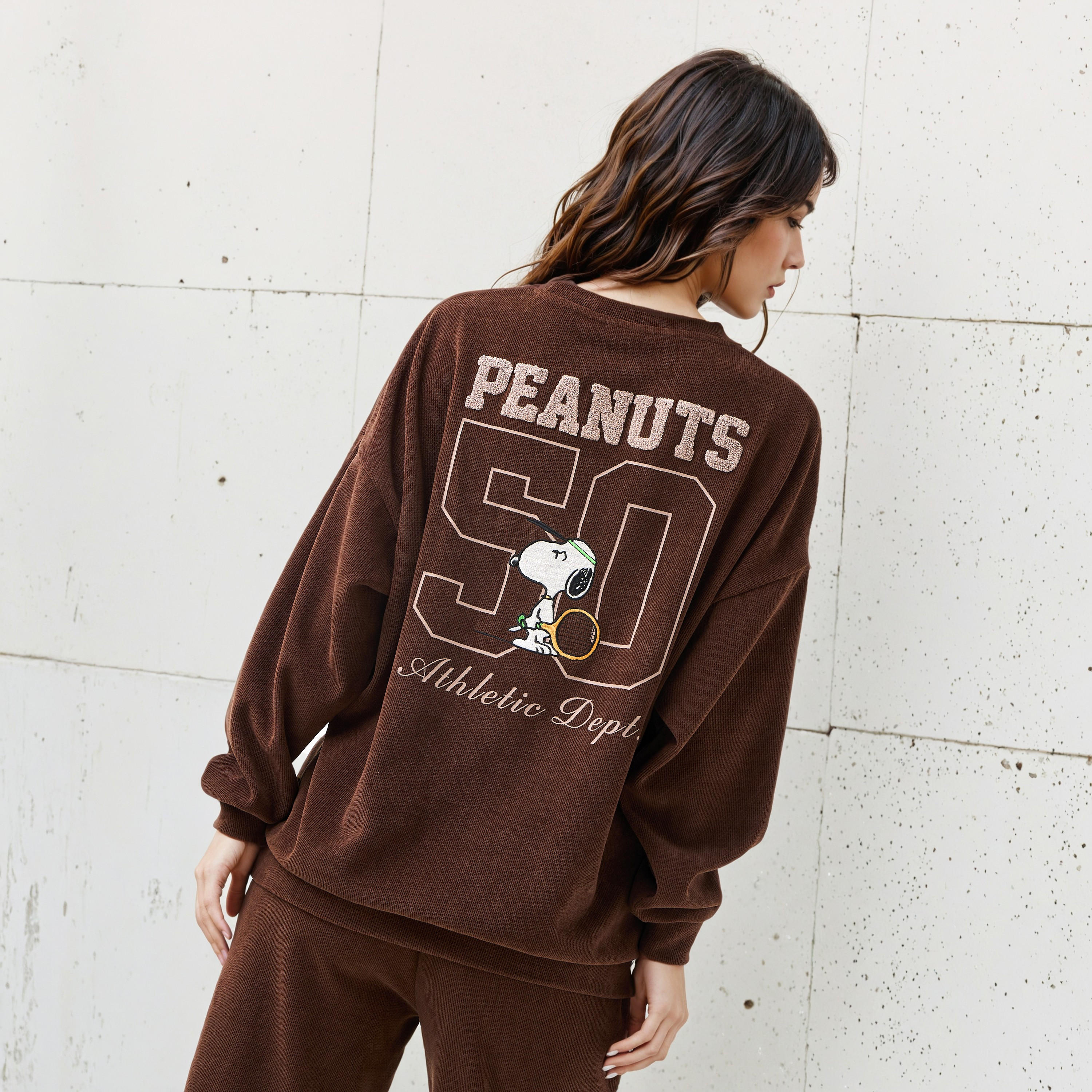 Peanuts Sweatshirt with Drop Shoulder-women-winterwear-hoodiesandsweatshirts-sweatshirts-image-1