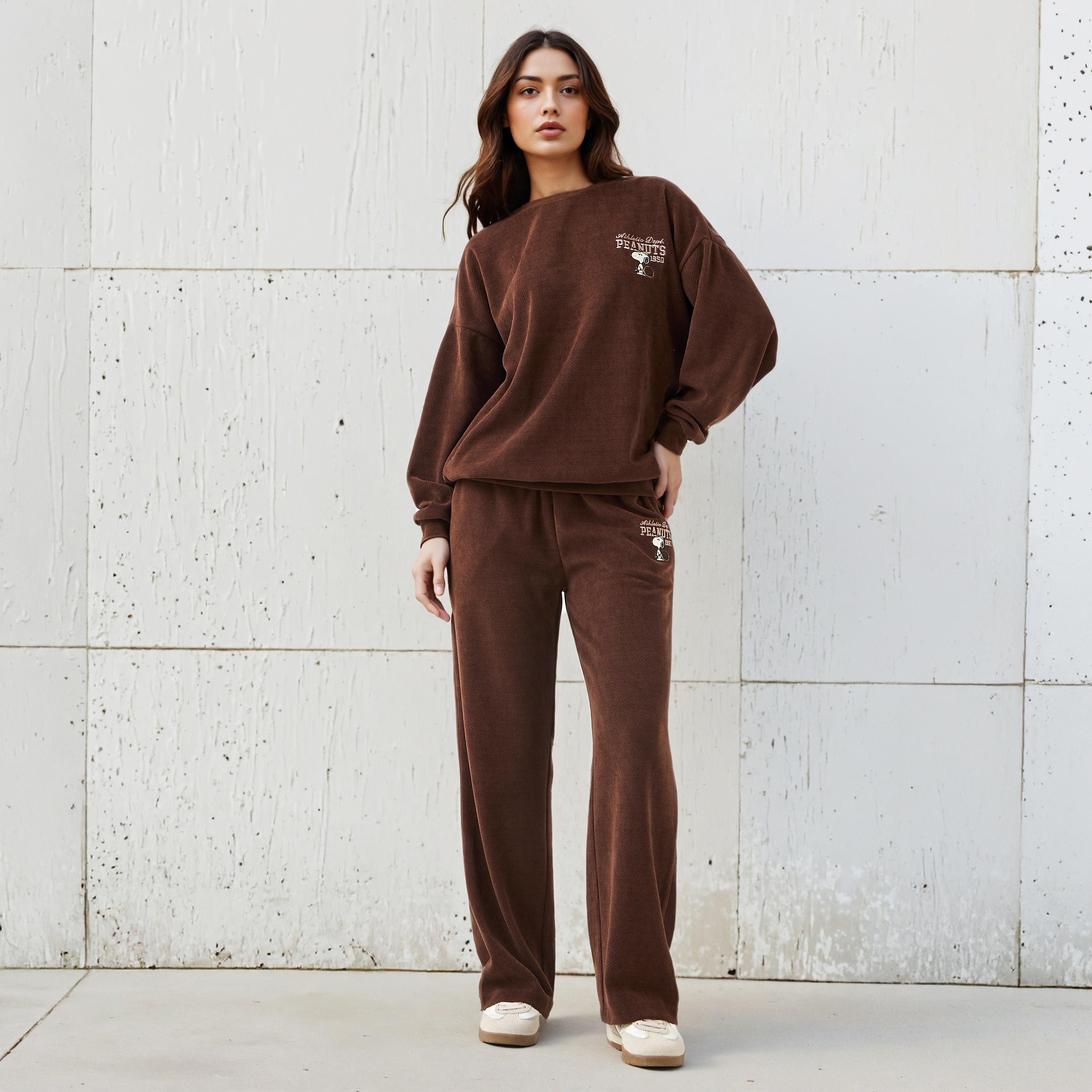 Peanuts Sweatshirt with Drop Shoulder-women-winterwear-hoodiesandsweatshirts-sweatshirts-image-2