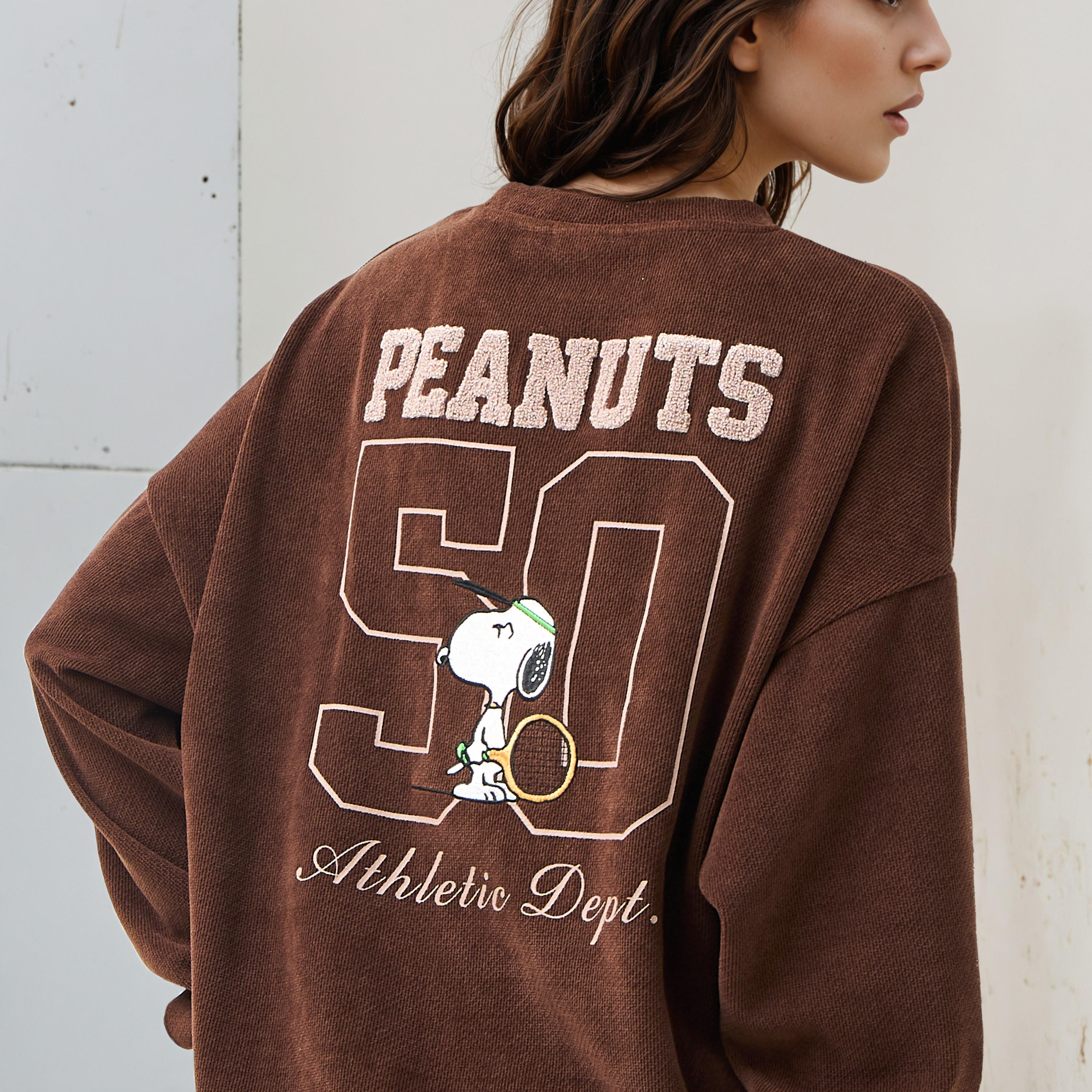 Peanuts Sweatshirt with Drop Shoulder-women-winterwear-hoodiesandsweatshirts-sweatshirts-image-5