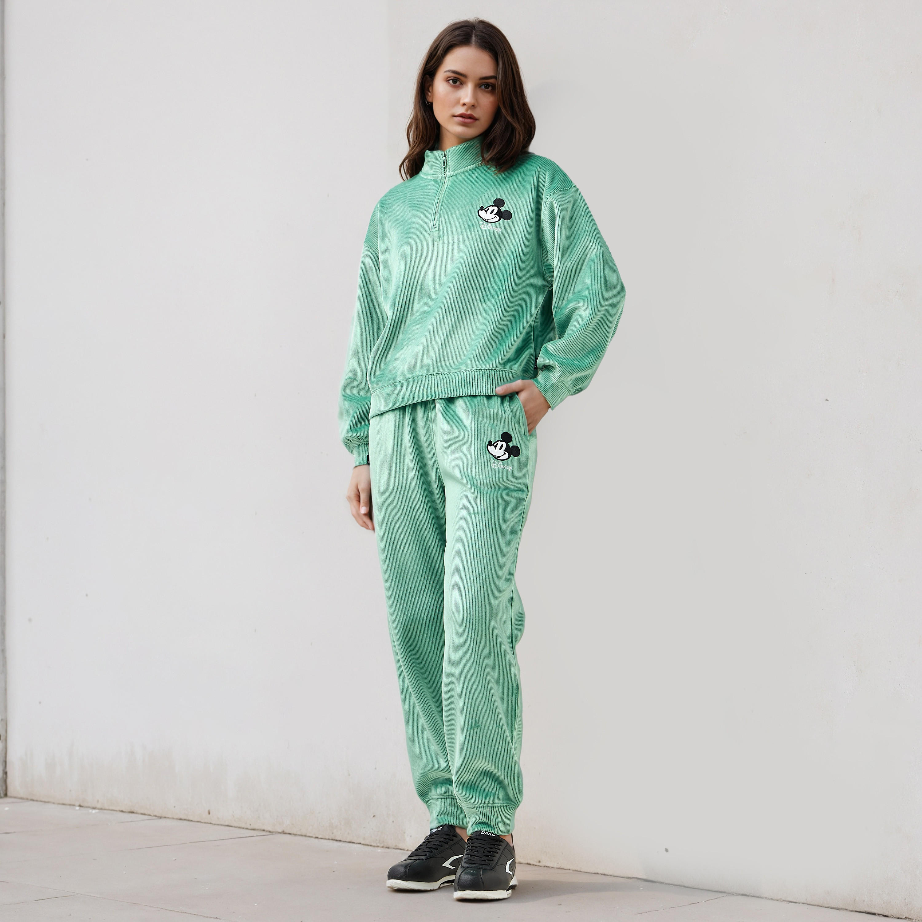 بنطلون رياضي مطرز-women-clothing-bottoms-joggers-image-3