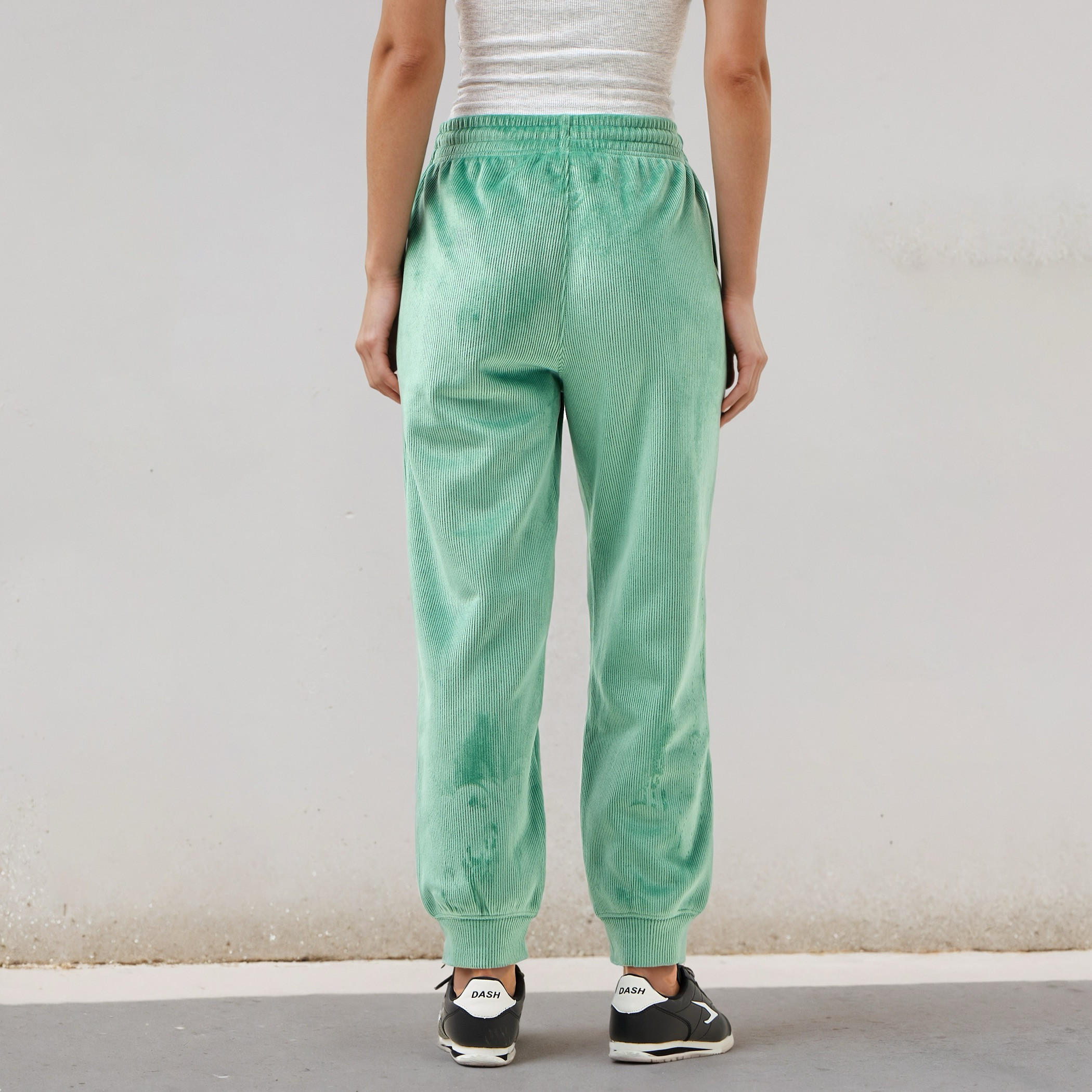 بنطلون رياضي مطرز-women-clothing-bottoms-joggers-image-2