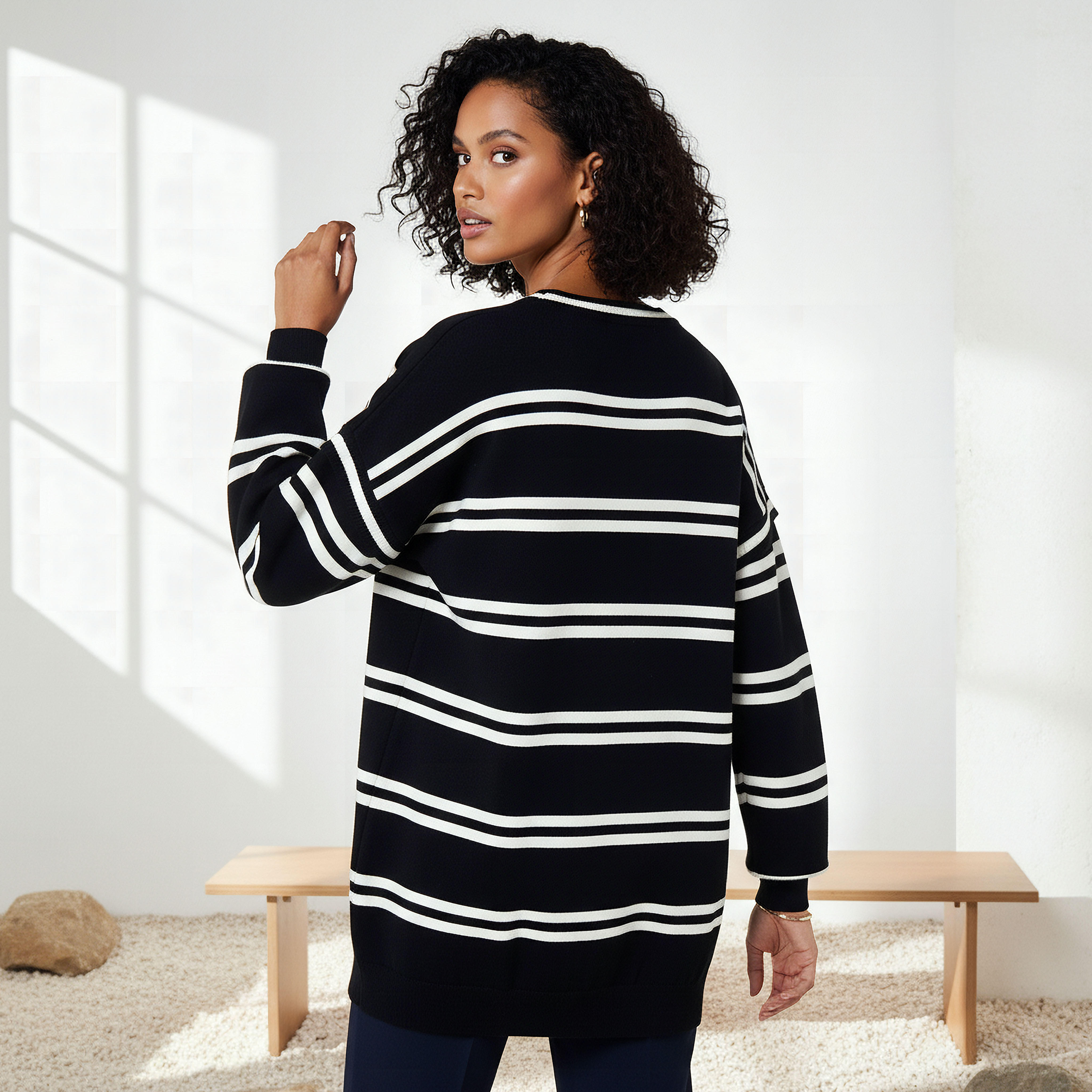 كنزة بياقة مستديرة وبزخارف ميكي ماوس-women-clothing-cardigansandjumpers-jumpers-image-2