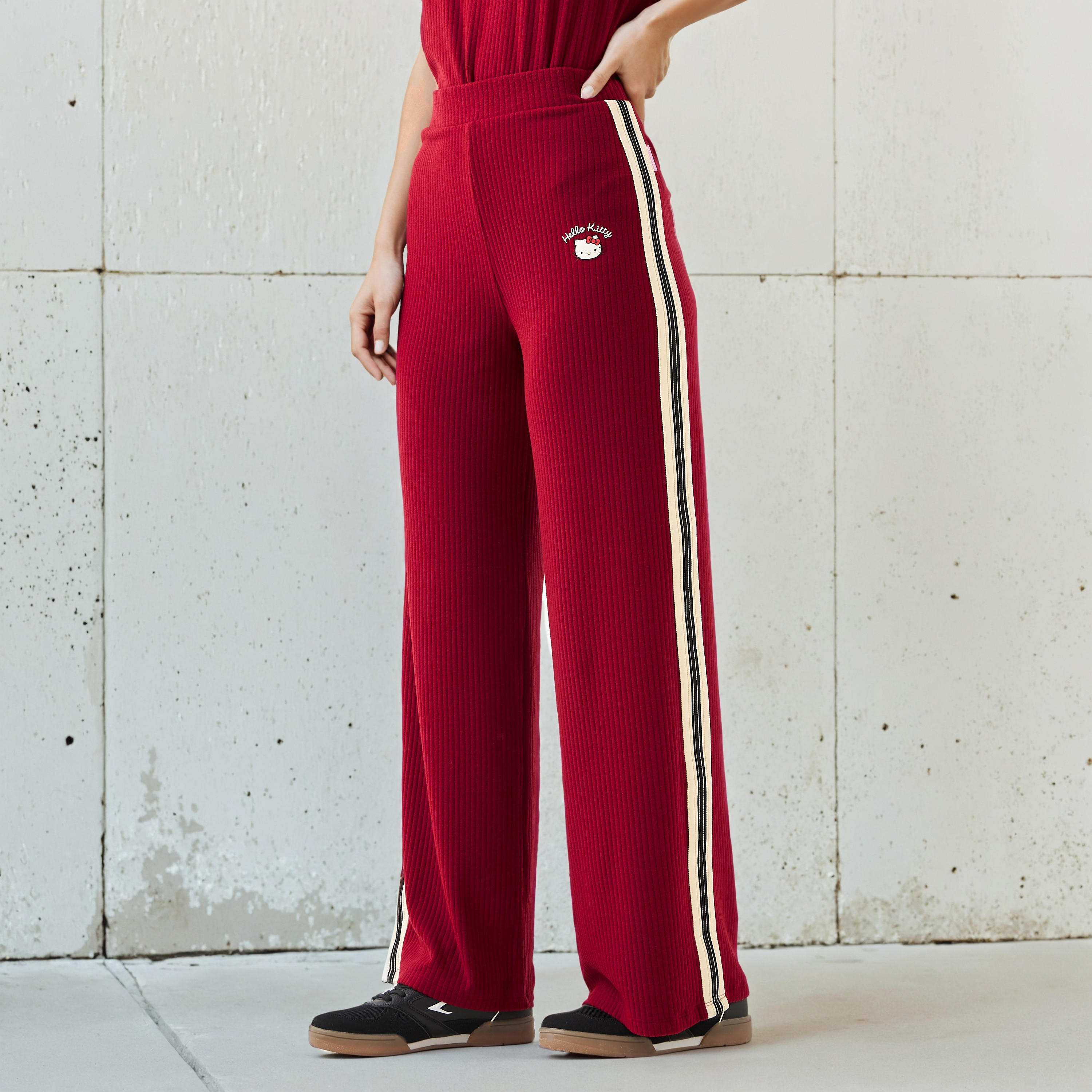 بنطلون تراك بطبعة هيلو كيتي وخصر متوسط الارتفاع-women-clothing-bottoms-trousers-image-5