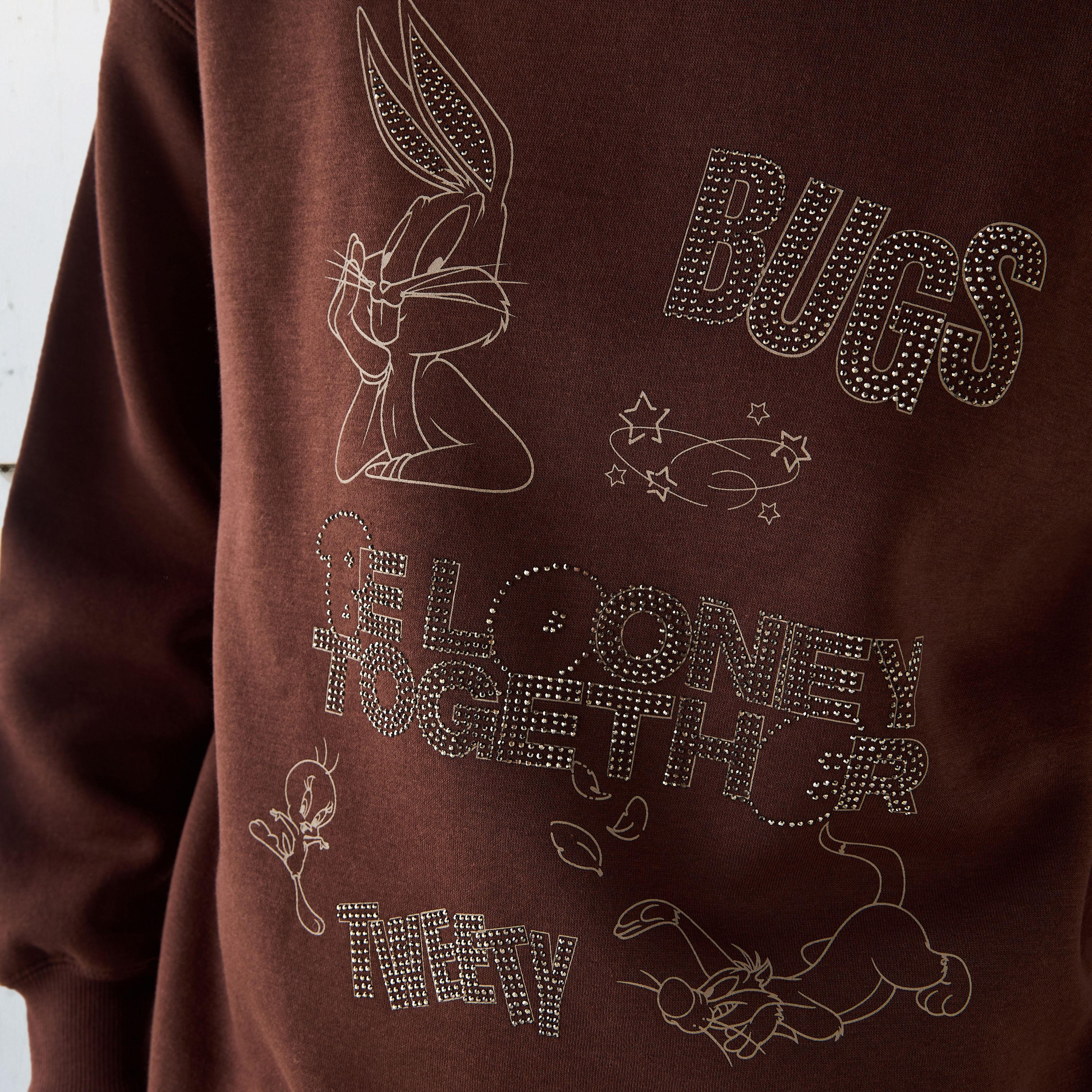 سويت شيرت بتزيينات باجز باني-women-winterwear-hoodiesandsweatshirts-sweatshirts-image-2